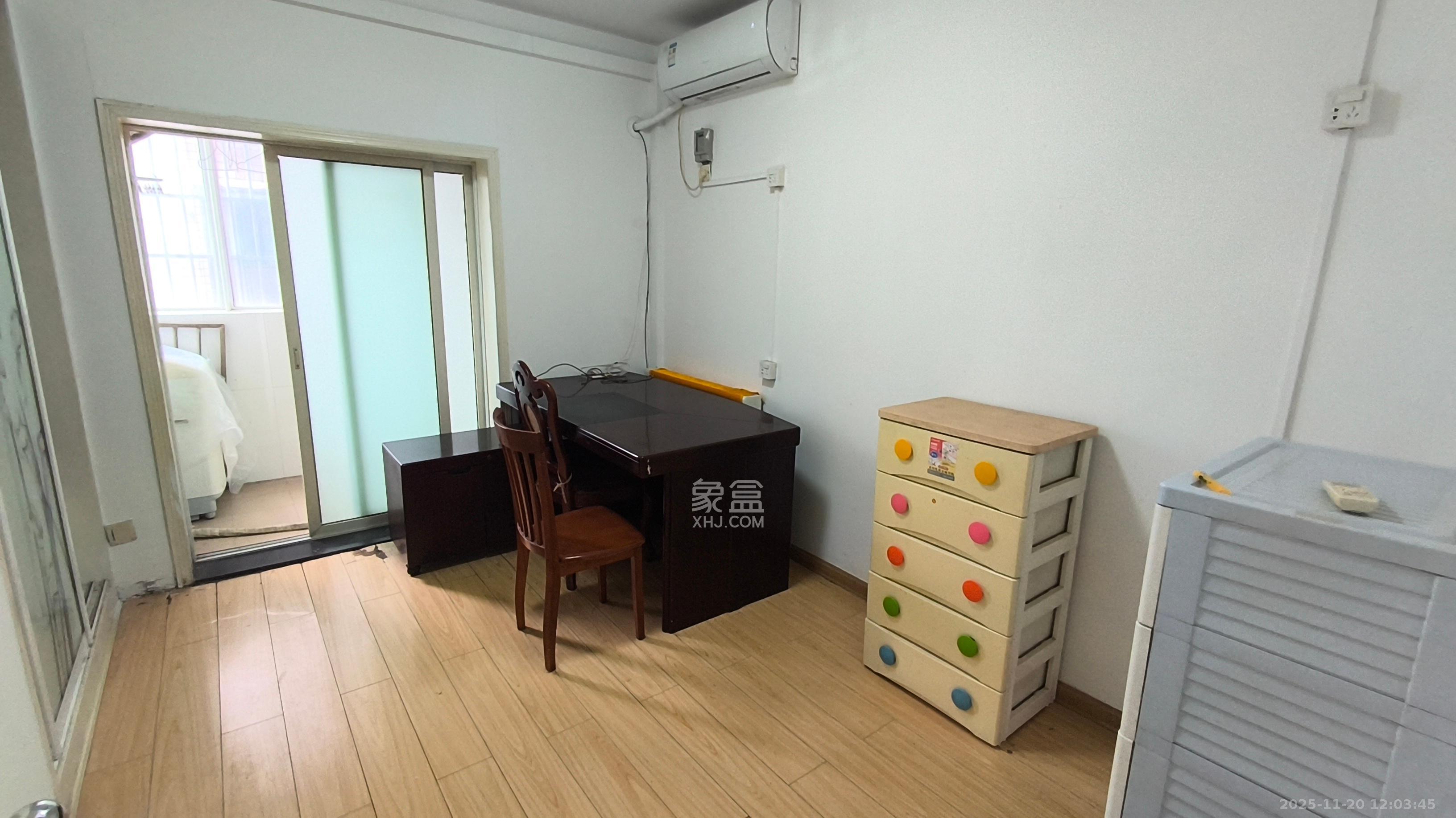 海利宿舍  3室2厅1卫    3200.0元/月室内图