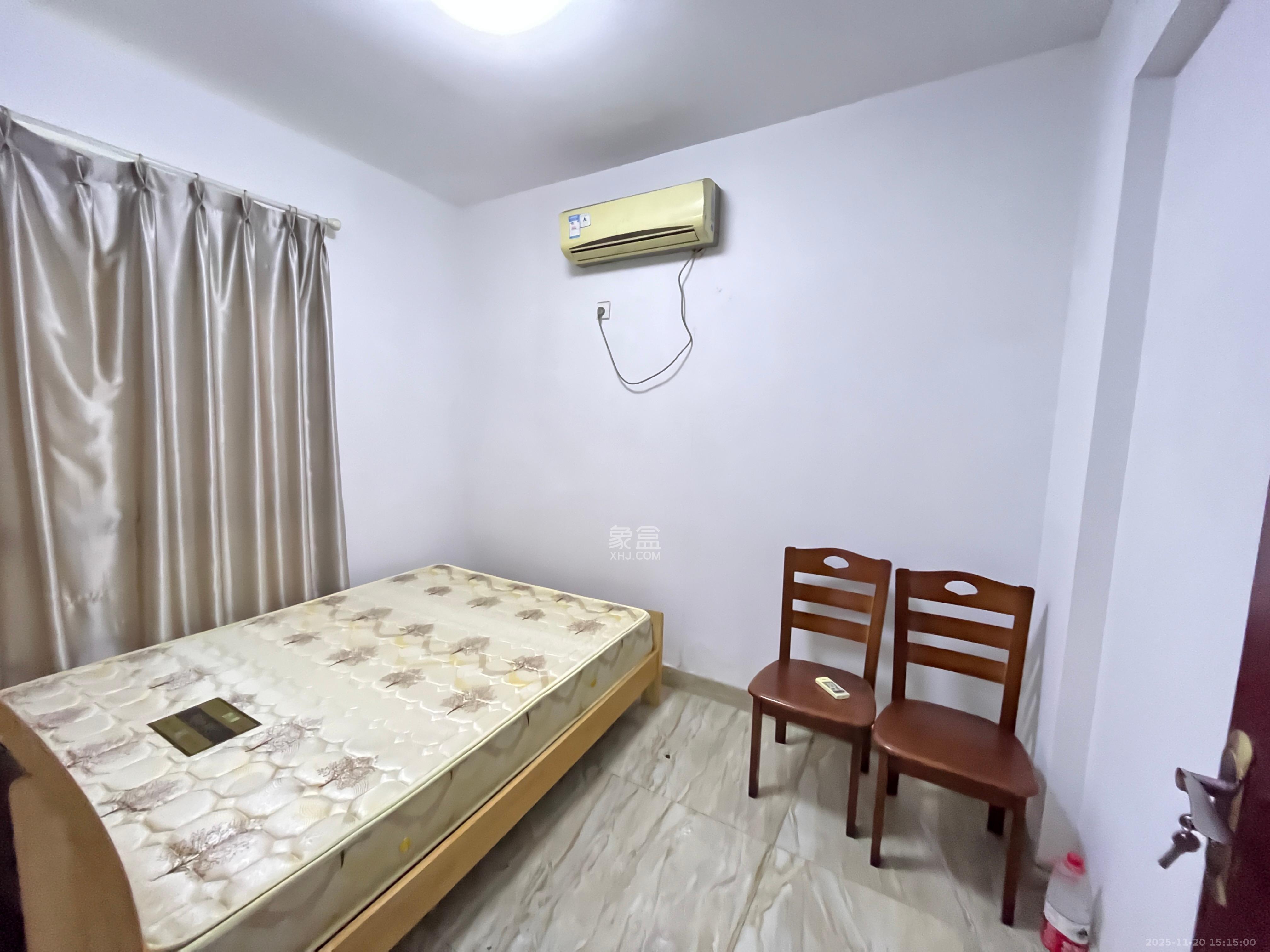 融科檀香山（融科紫檀、香山国际）  2室2厅1卫    2400.0元/月室内图