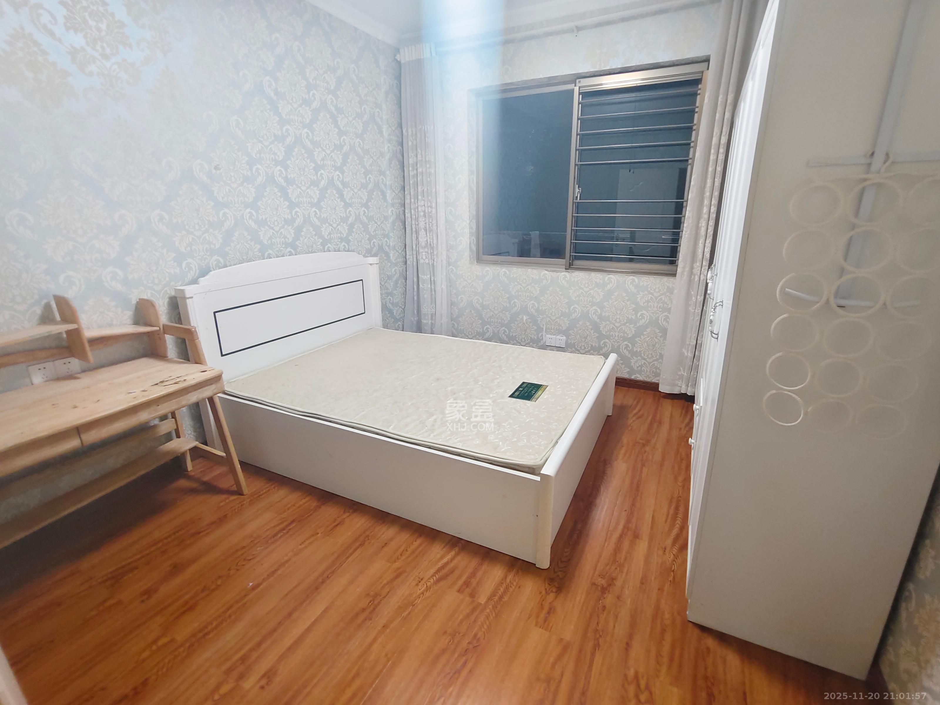 西岸润泽府  4室2厅2卫    4200.0元/月室内图