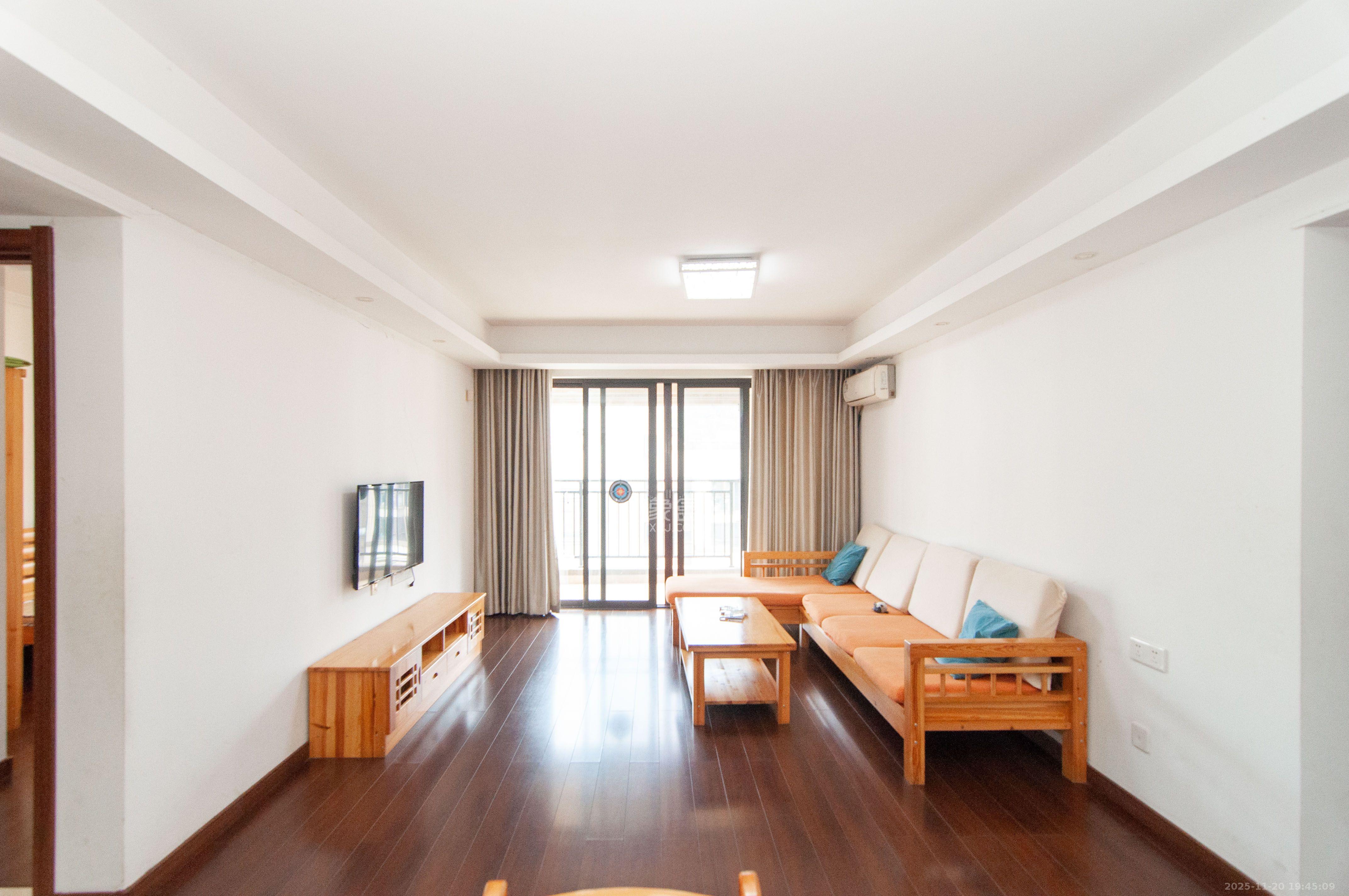 万科里梅溪郡  4室2厅2卫    3500.0元/月