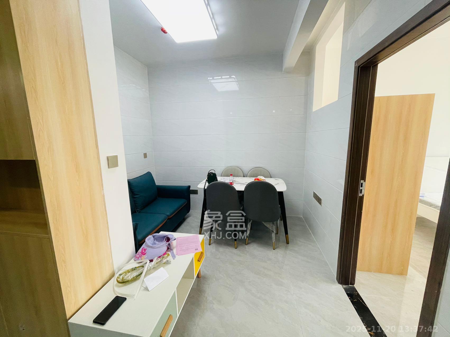 长房明宸府  2室1厅1卫    1600.0元/月