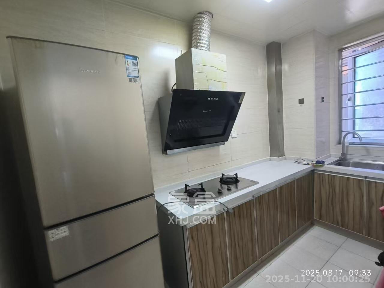 荣盛花语城 3室2厅1卫 1800.0元/月 荣盛花语城 3室2厅1卫 1800.0元/月室内图