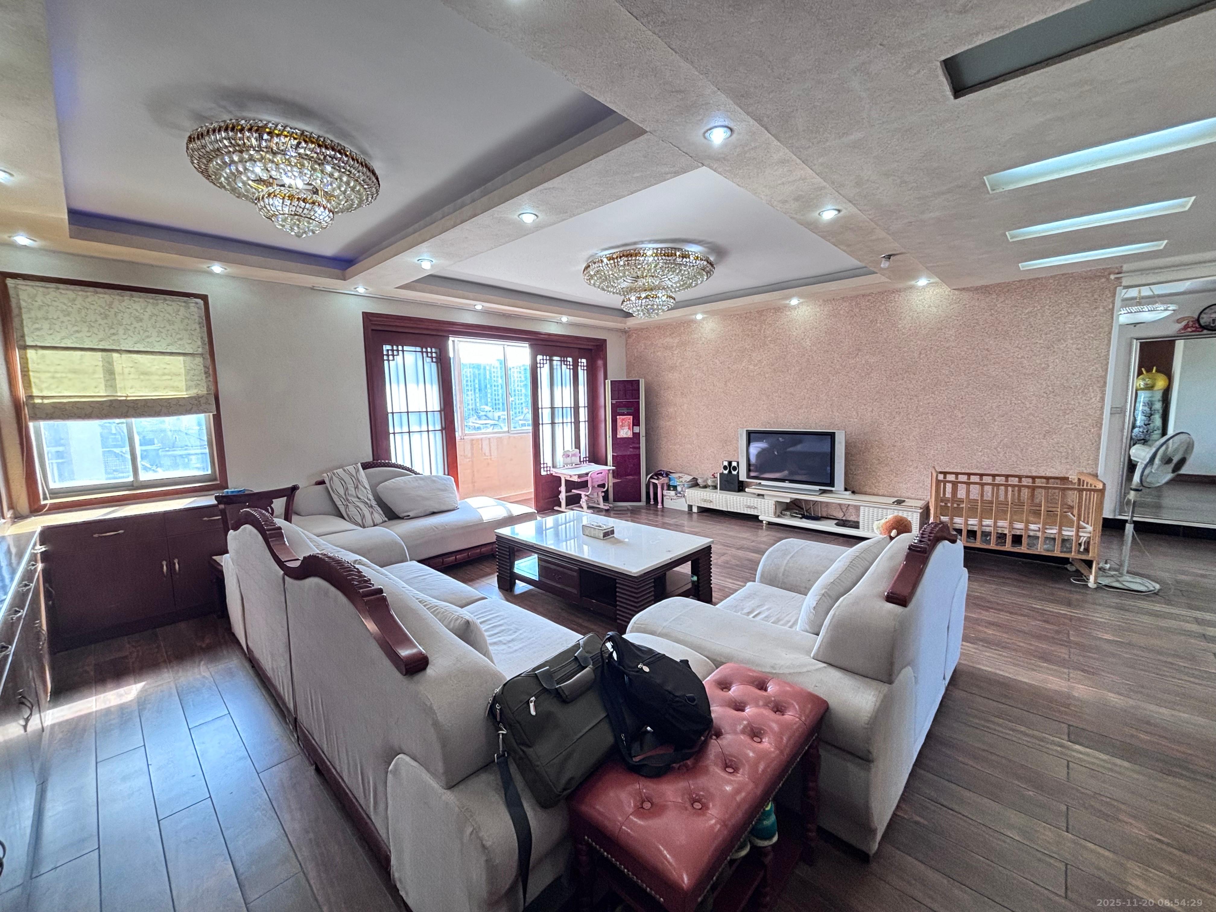 株洲锦绣江山  5室2厅2卫    2500.0元/月