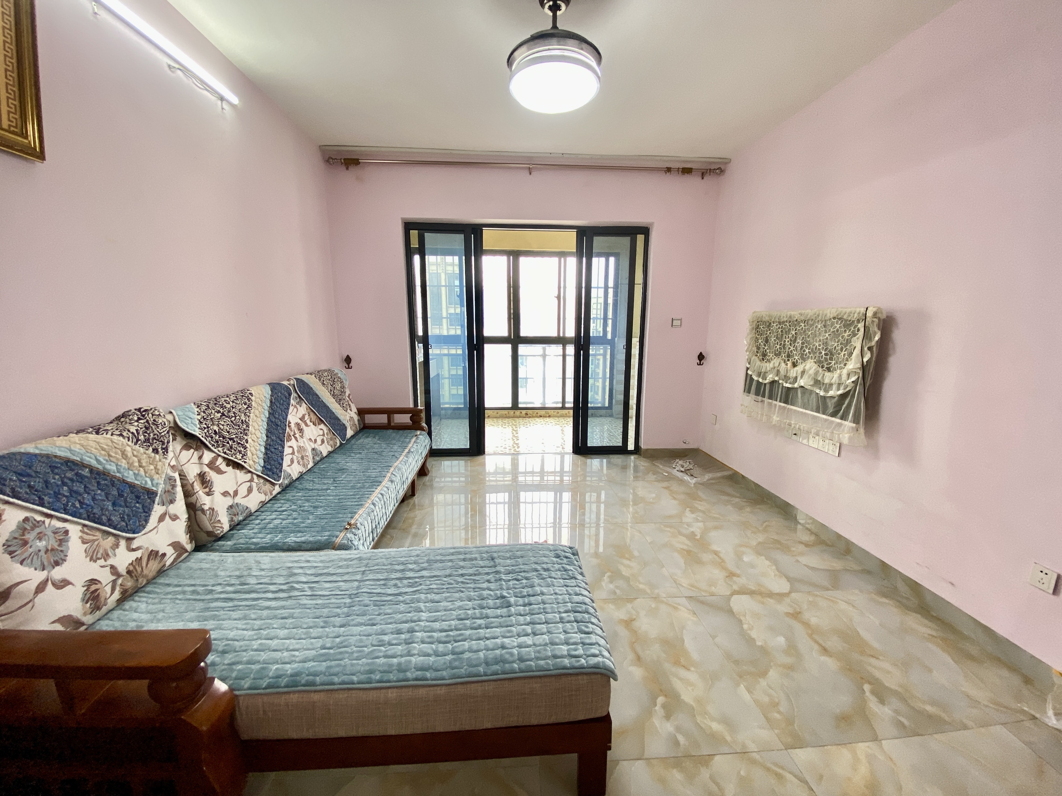 滨江帝景四期 2室1厅1卫 2400.0元/月 滨江帝景四期 2室1厅1卫 2400.0元/月室内图