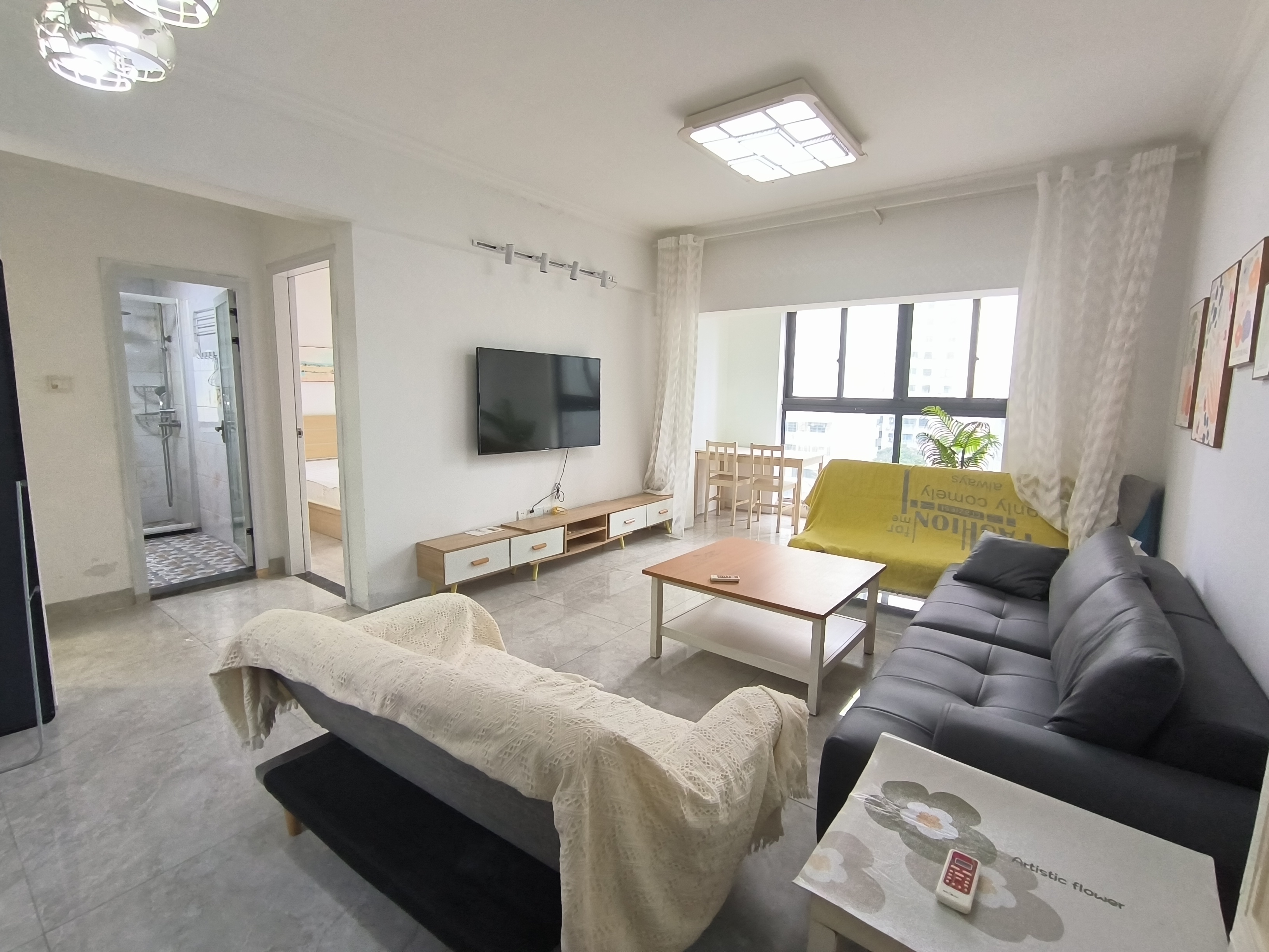 宇建国贸城 2室2厅1卫 3000.0元/月 宇建国贸城 2室2厅1卫 3000.0元/月室内图