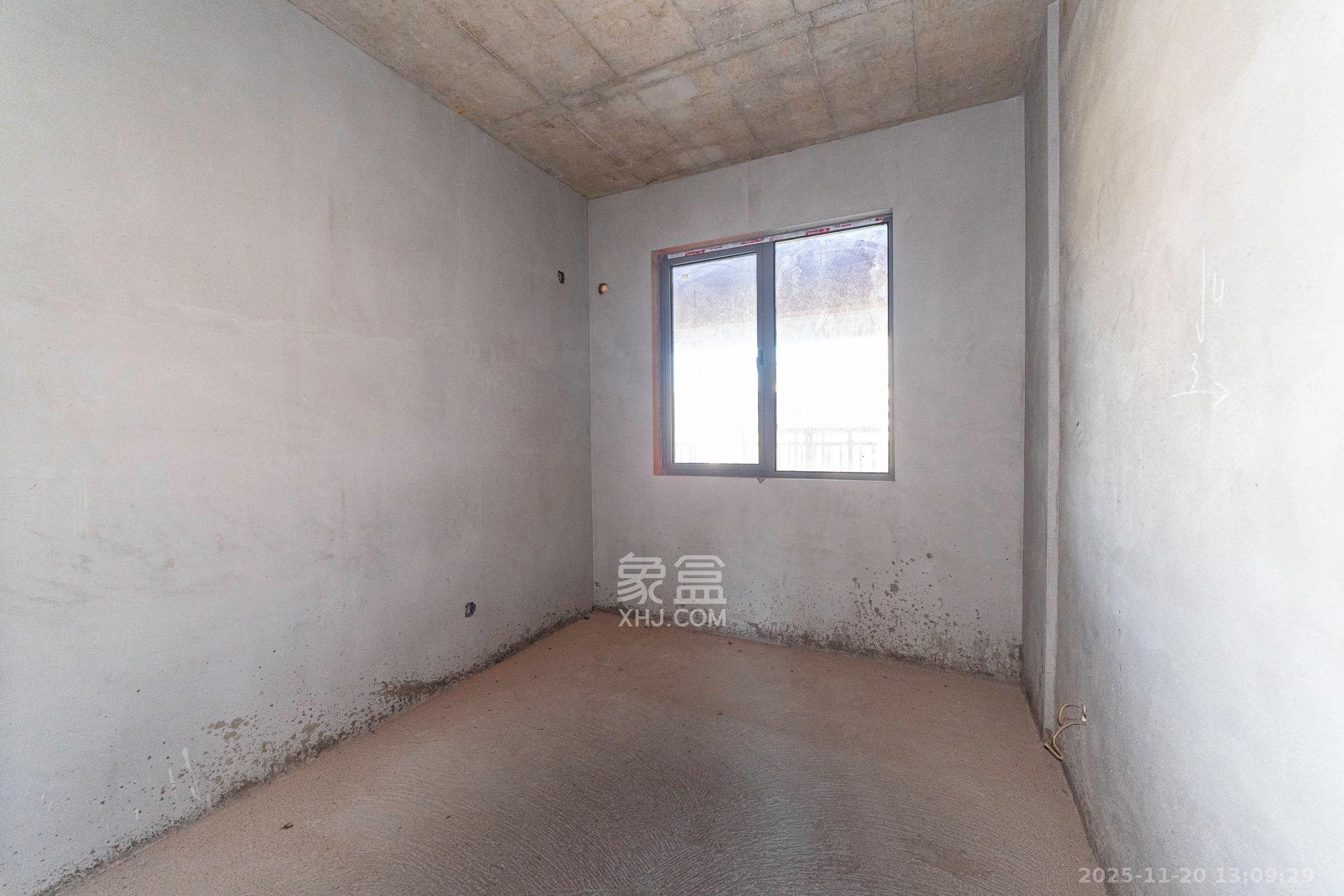 金色溪泉湾 3室2厅1卫 115.0万 金色溪泉湾 3室2厅1卫 115.0万卧室