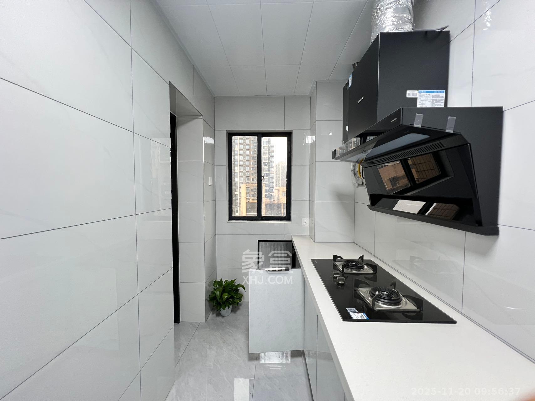 万科魅力之城  3室2厅2卫    2300.0元/月室内图