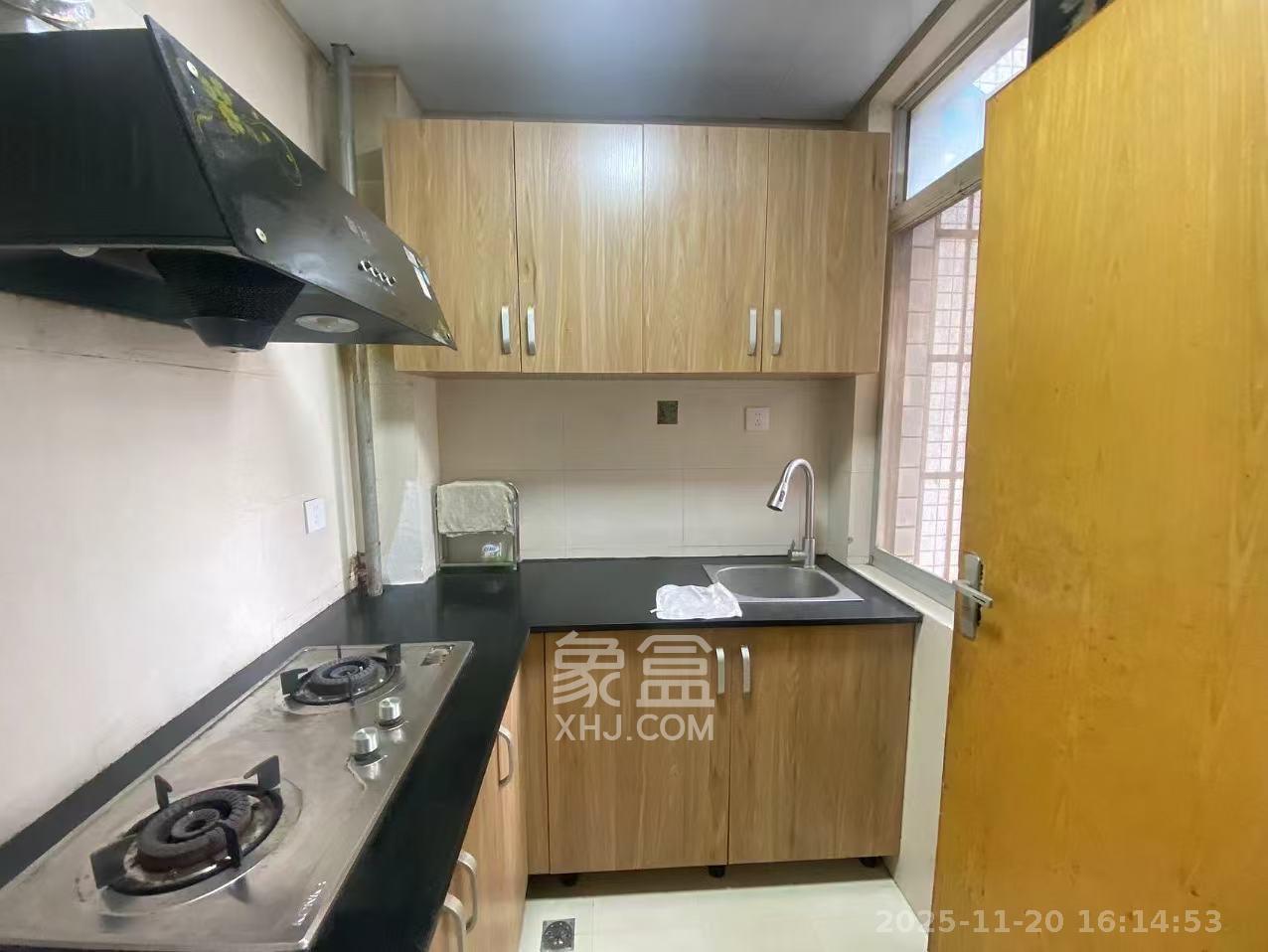 东方新世界  1室1厅1卫    1500.0元/月