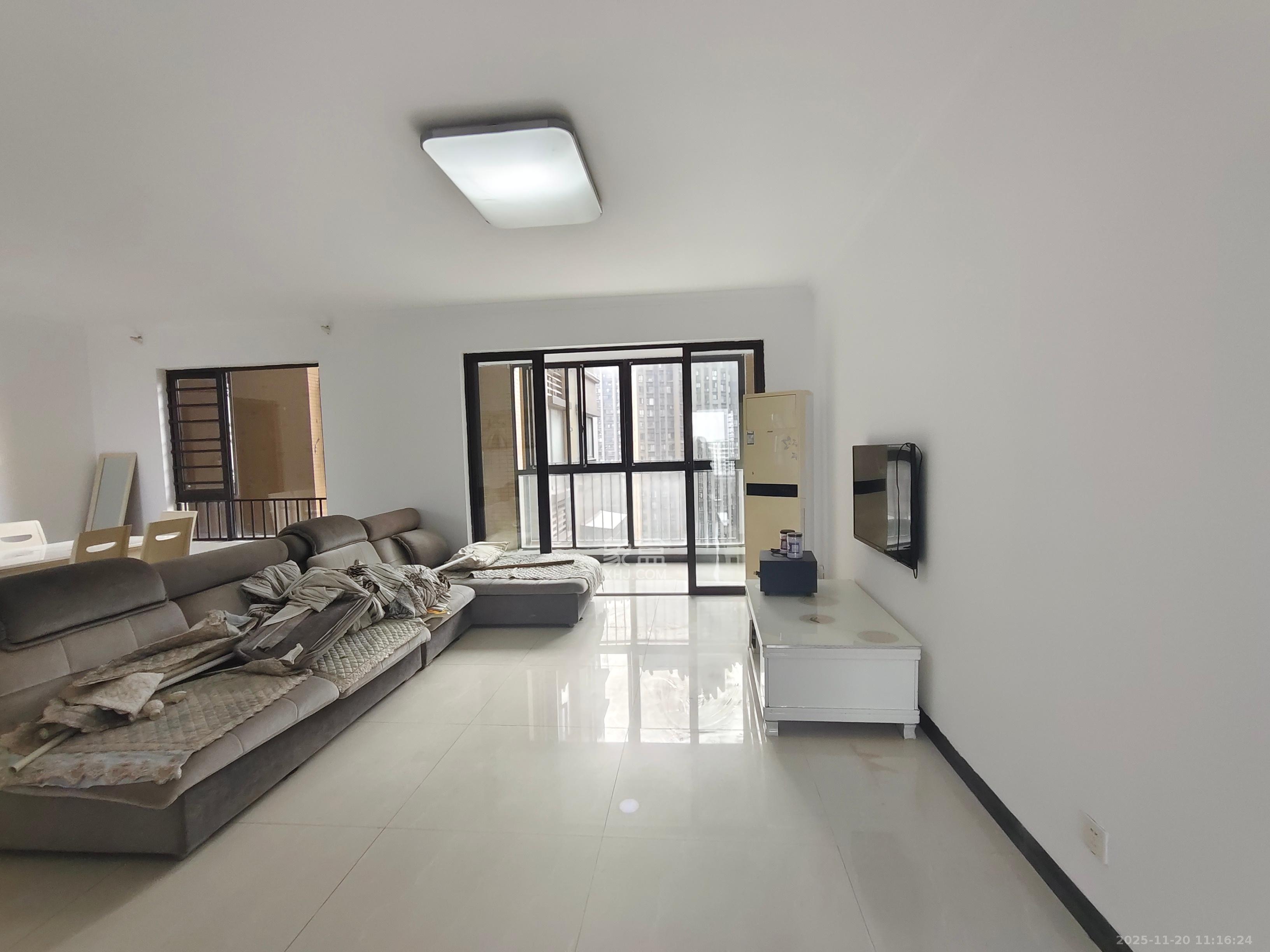 华润凤凰城三期 3室2厅2卫 2000.0元/月 华润凤凰城三期 3室2厅2卫 2000.0元/月室内图