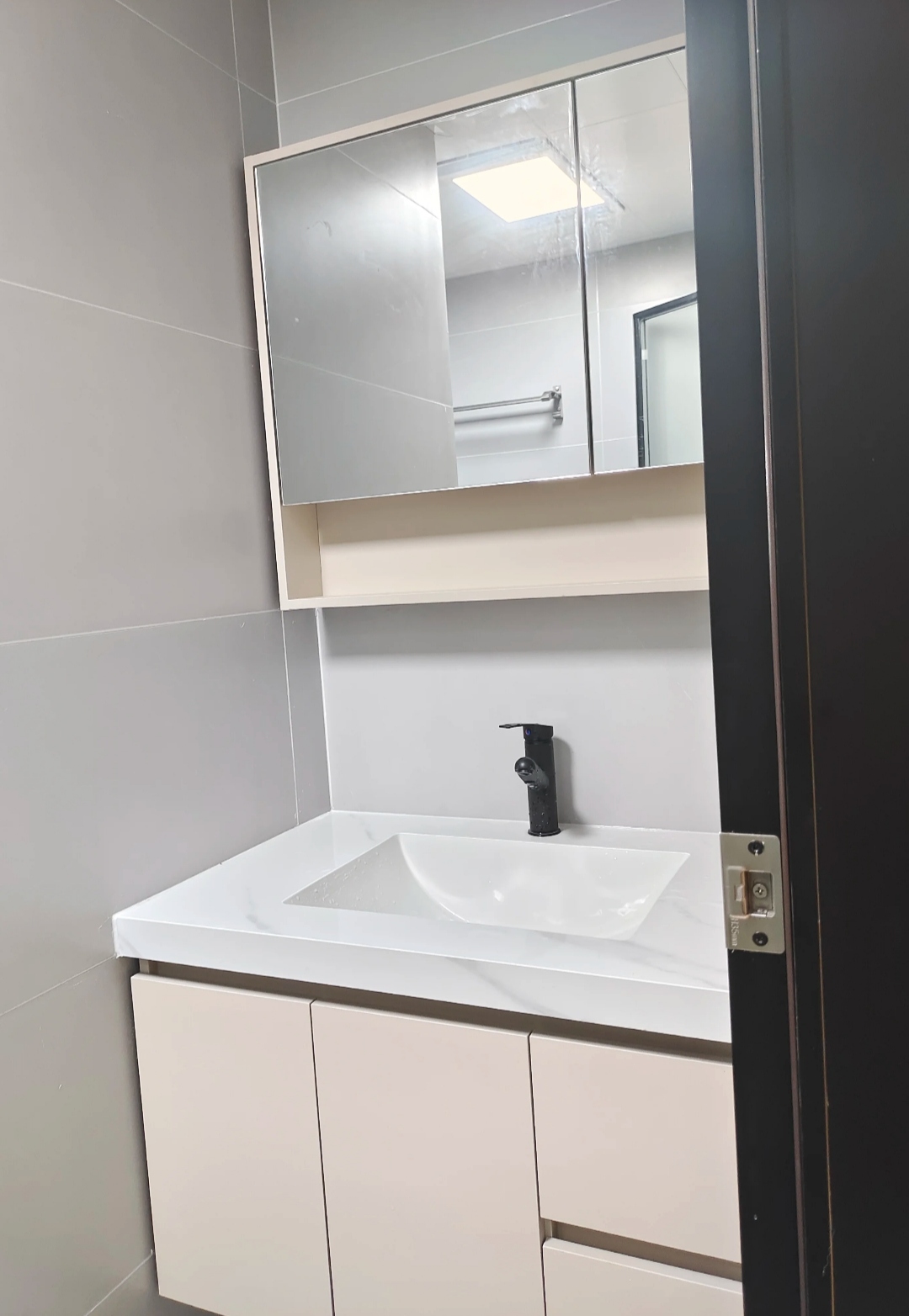 御笔华章 2室2厅1卫 2300.0元/月 御笔华章 2室2厅1卫 2300.0元/月室内图