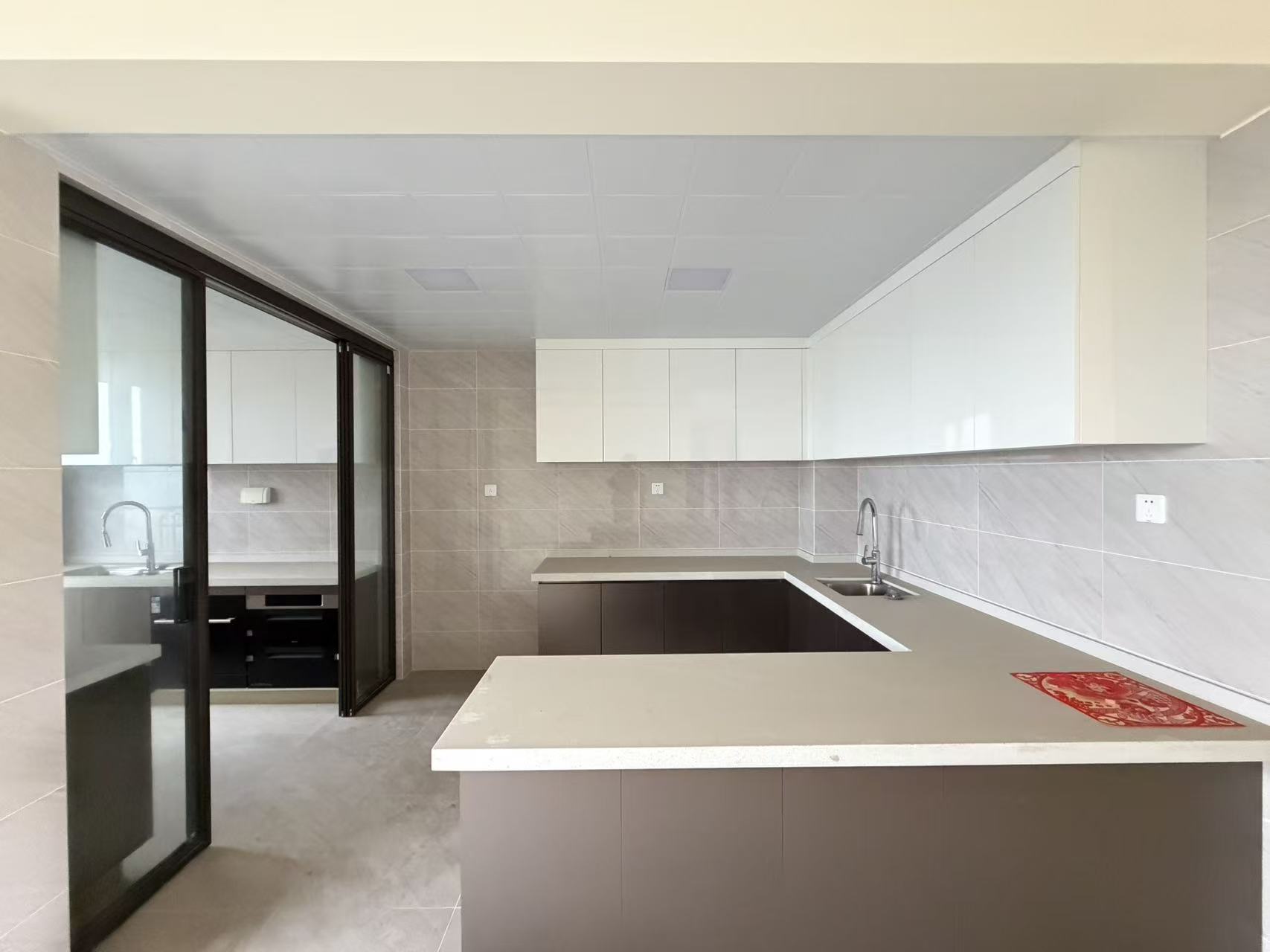 华耀碧桂园十里江湾誉峯  5室2厅3卫    5000.0元/月室内图