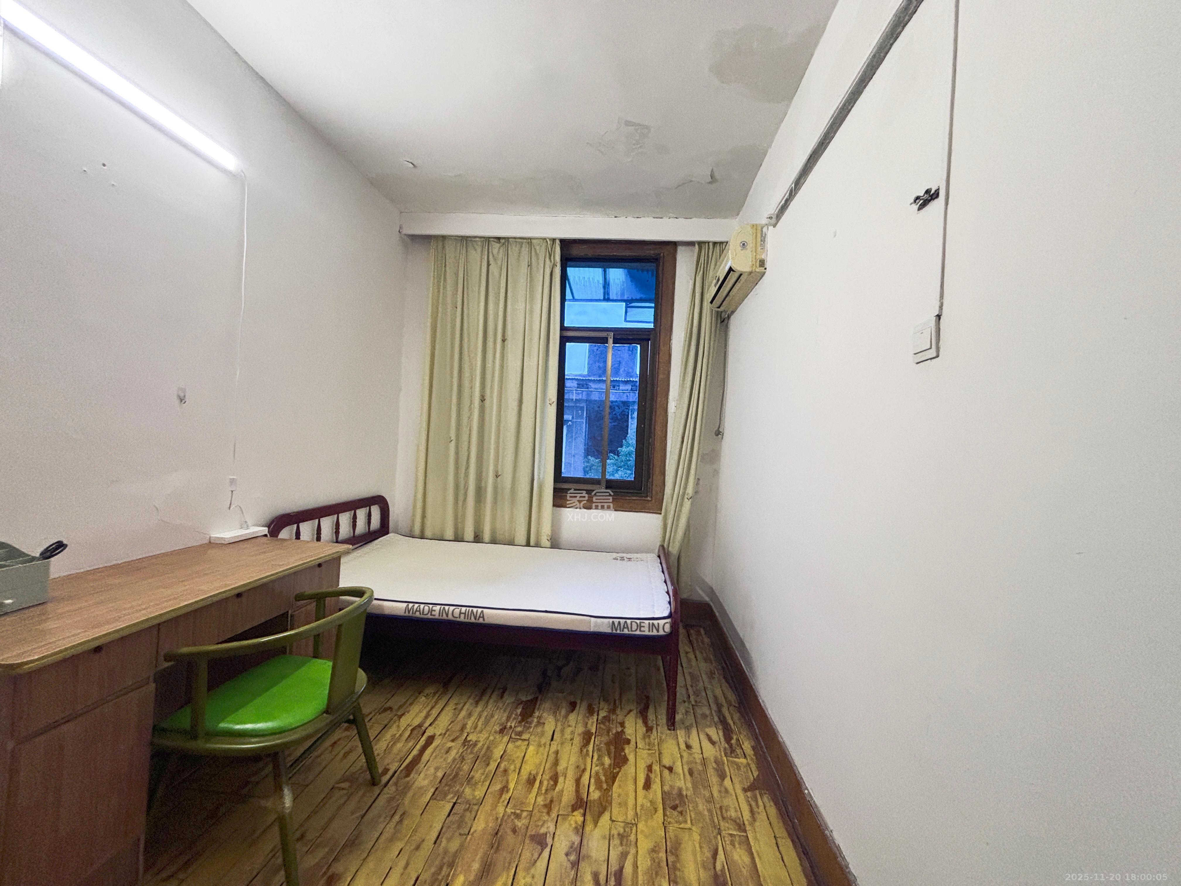 红旗区四片  2室2厅1卫    1500.0元/月室内图