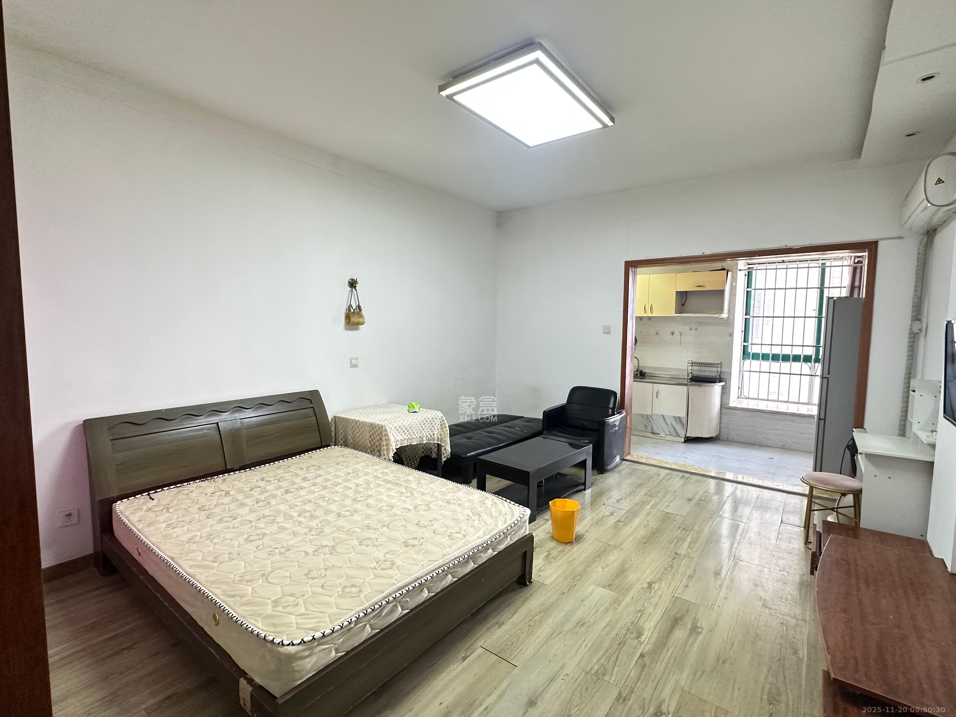 明城公寓  1室1厅1卫    900.0元/月