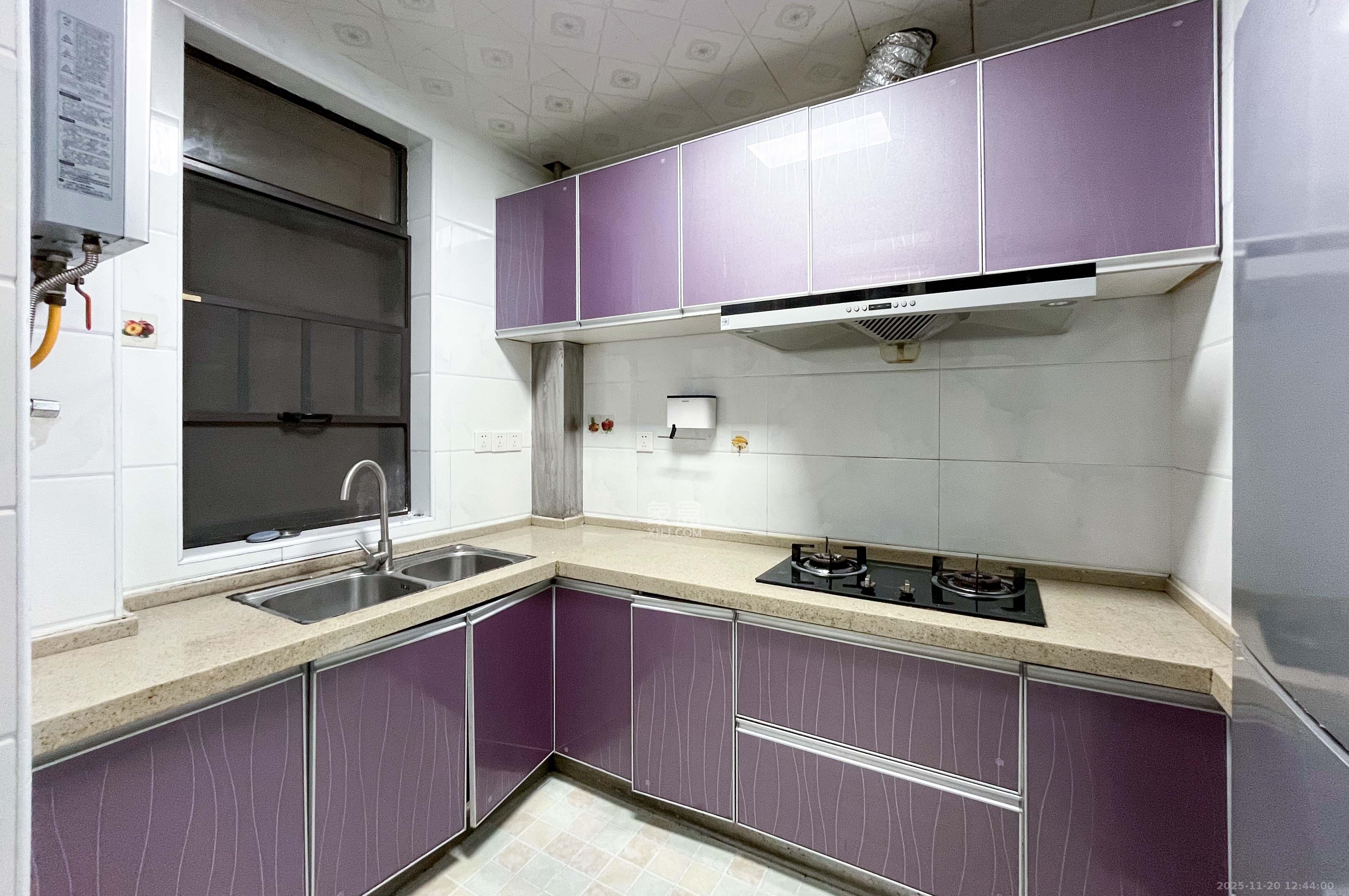 梅溪湖金茂悦(金悦雅苑) 3室2厅2卫 180.0万 梅溪湖金茂悦(金悦雅苑) 3室2厅2卫 180.0万厨房