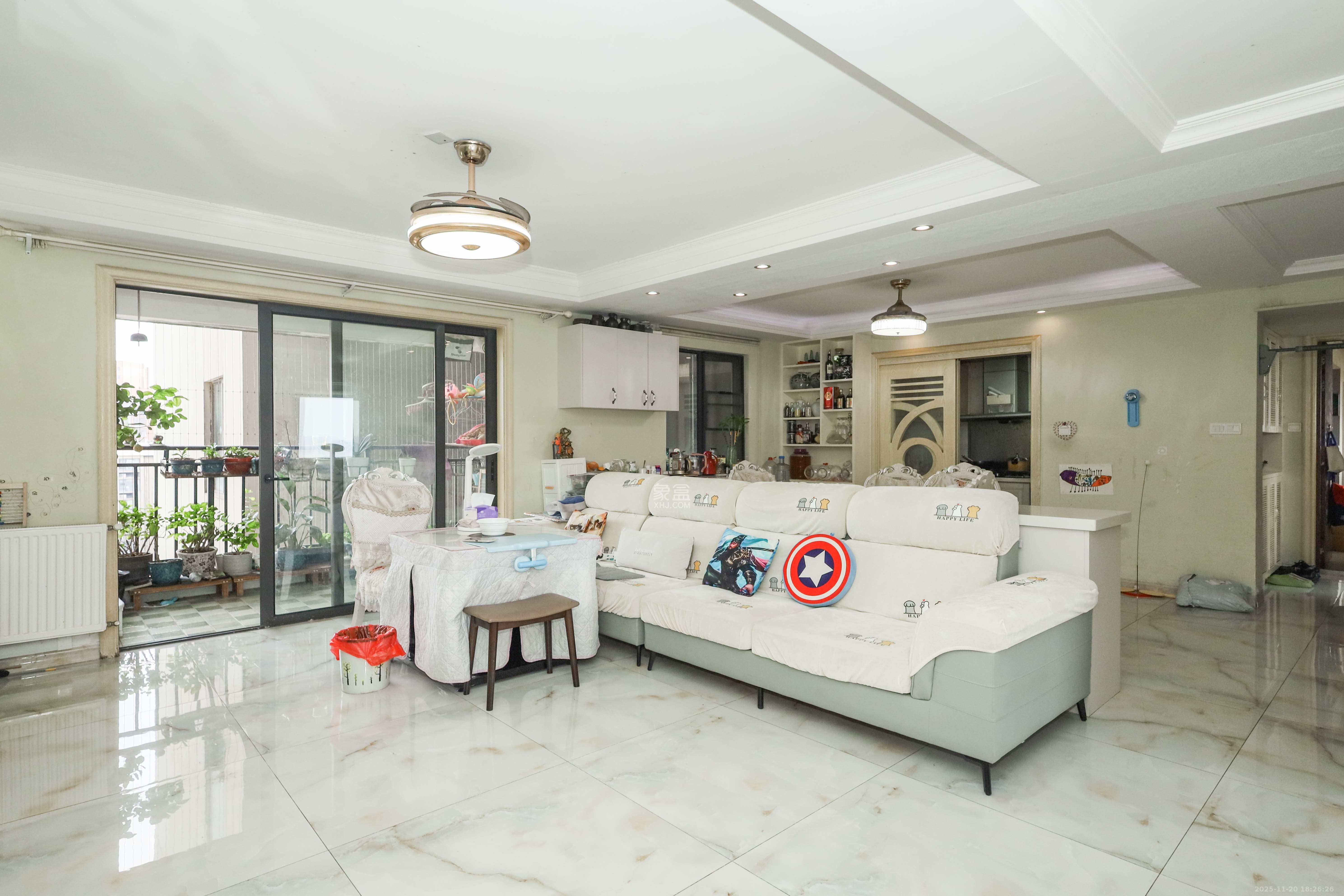 万科城市花园 3室2厅2卫 110.0万 万科城市花园 3室2厅2卫 110.0万客厅