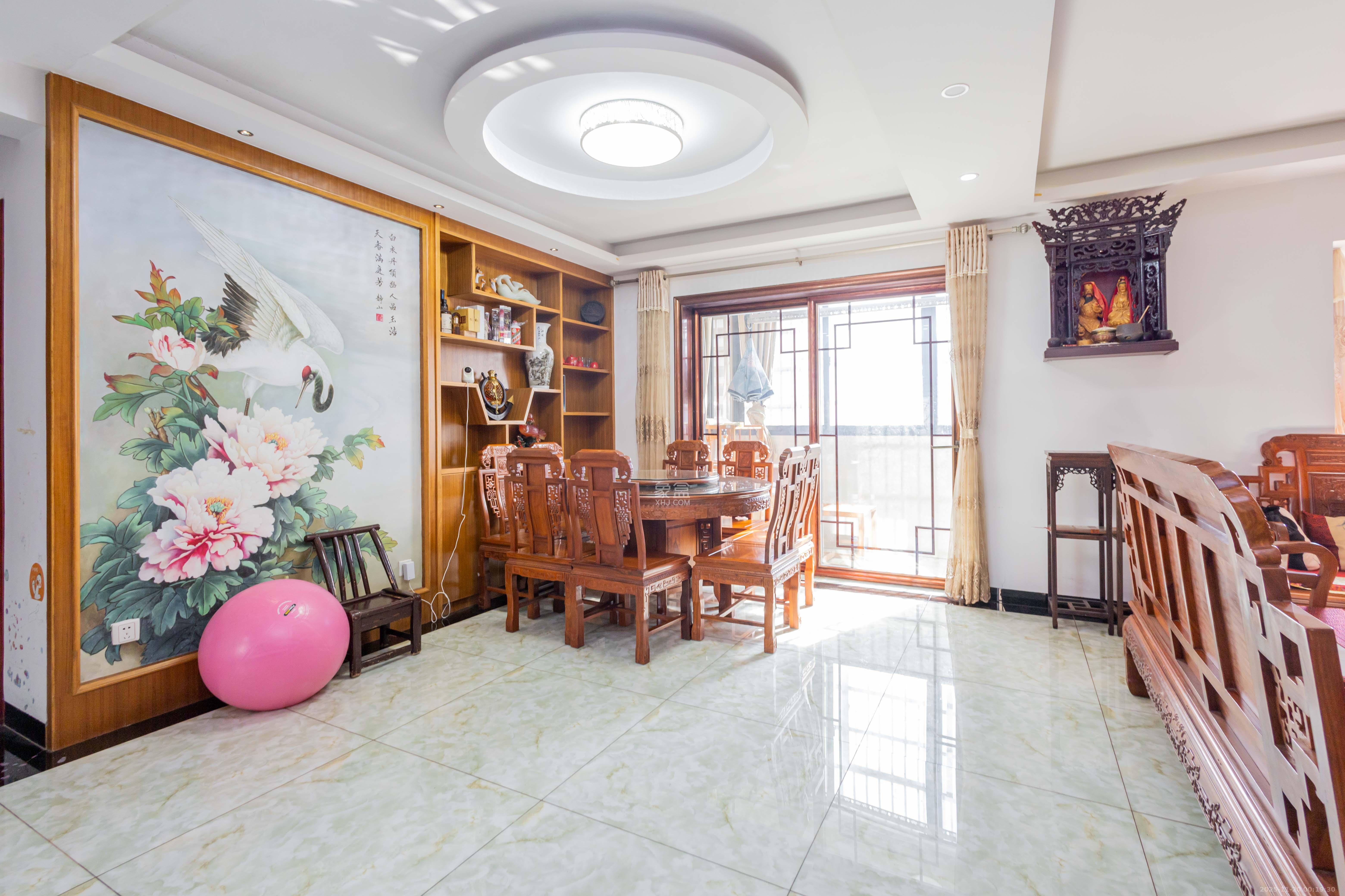 中国铁建国际城一期  4室2厅2卫    90.8万客厅