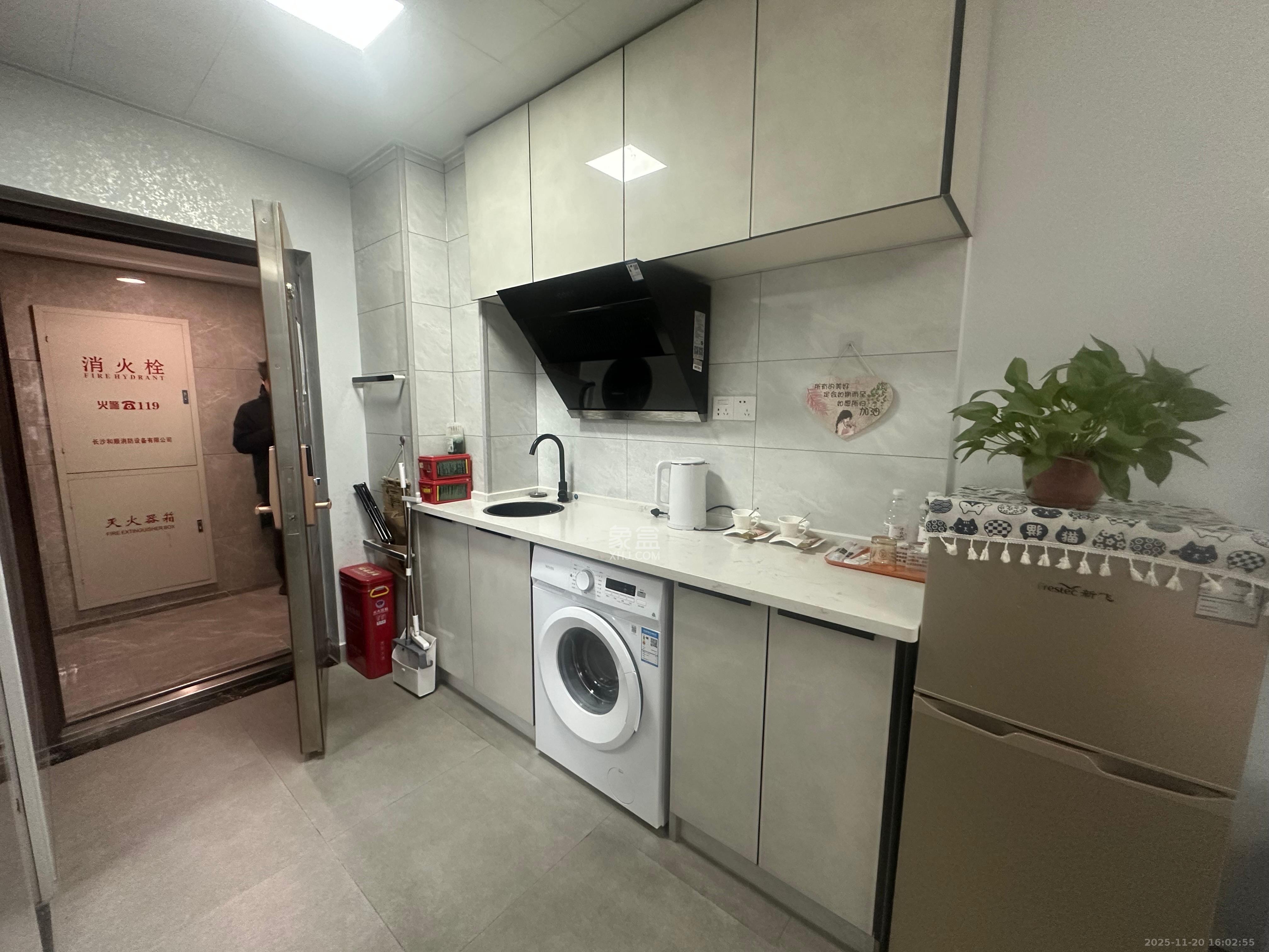 梅溪湖金茂湾 1室0厅0卫 1800.0元/月 梅溪湖金茂湾 1室0厅0卫 1800.0元/月室内图