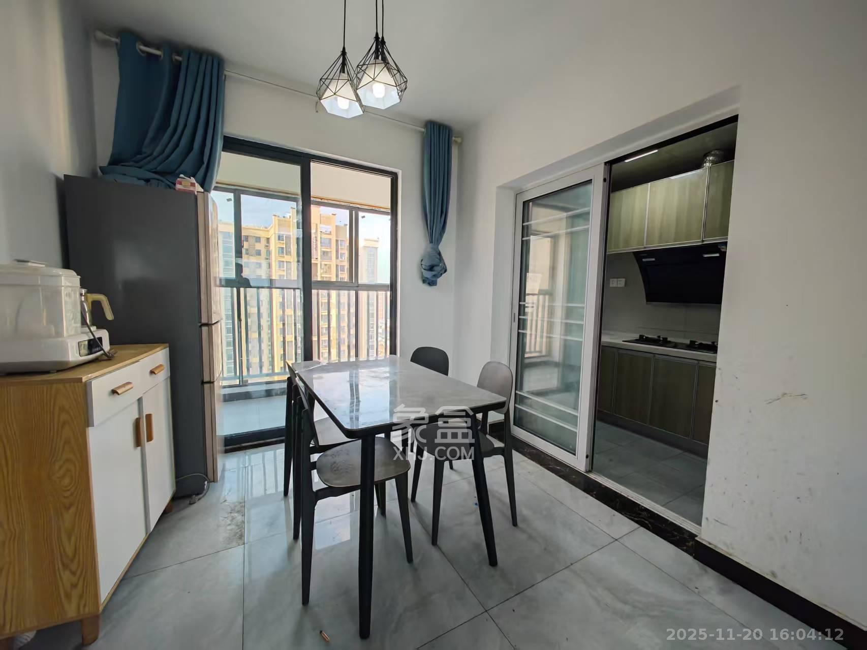 中粮鸿云 3室2厅2卫 1600.0元/月 中粮鸿云 3室2厅2卫 1600.0元/月室内图