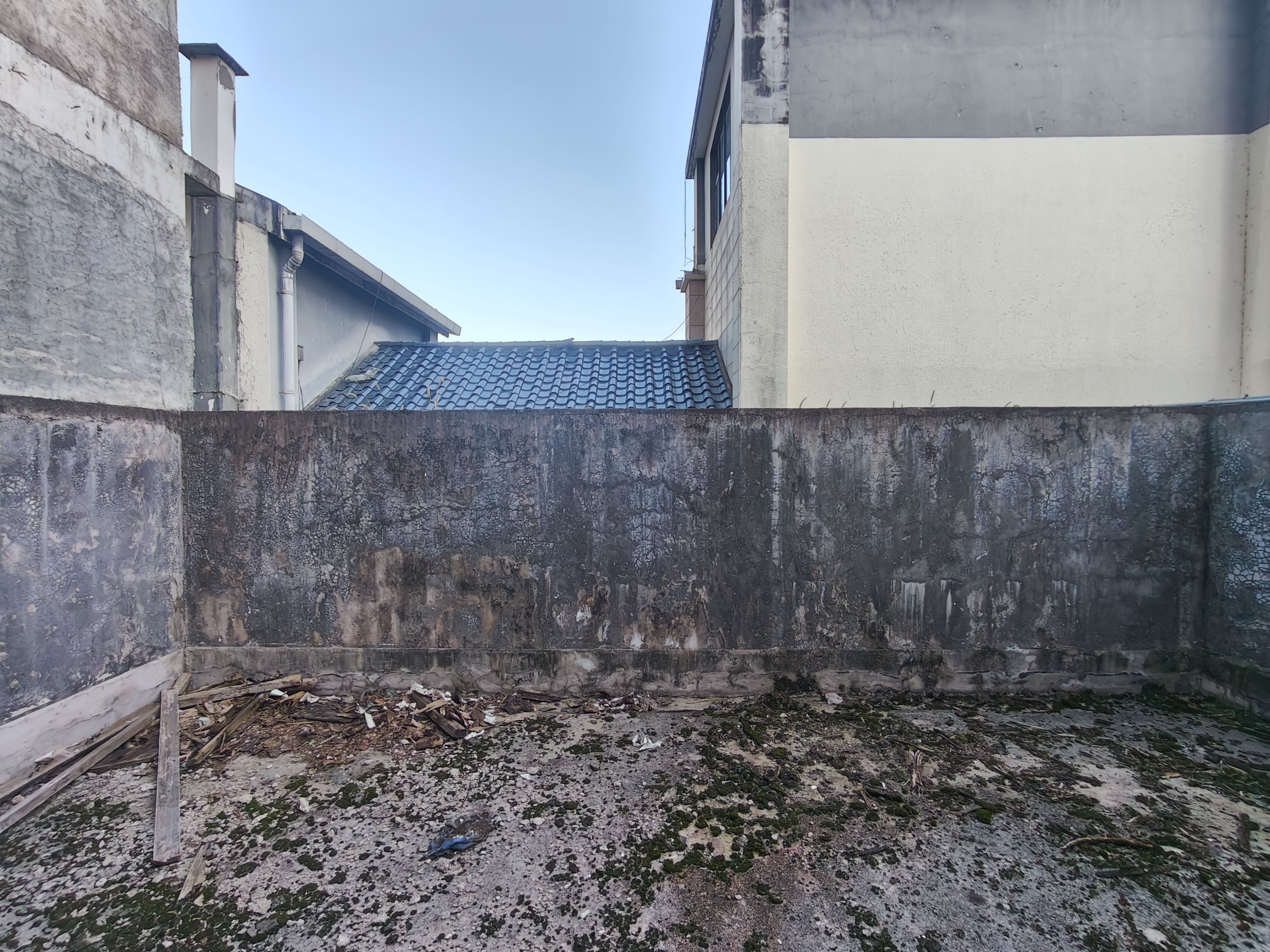 中天鹭鸶湾一期  6室2厅3卫    265.0万客厅