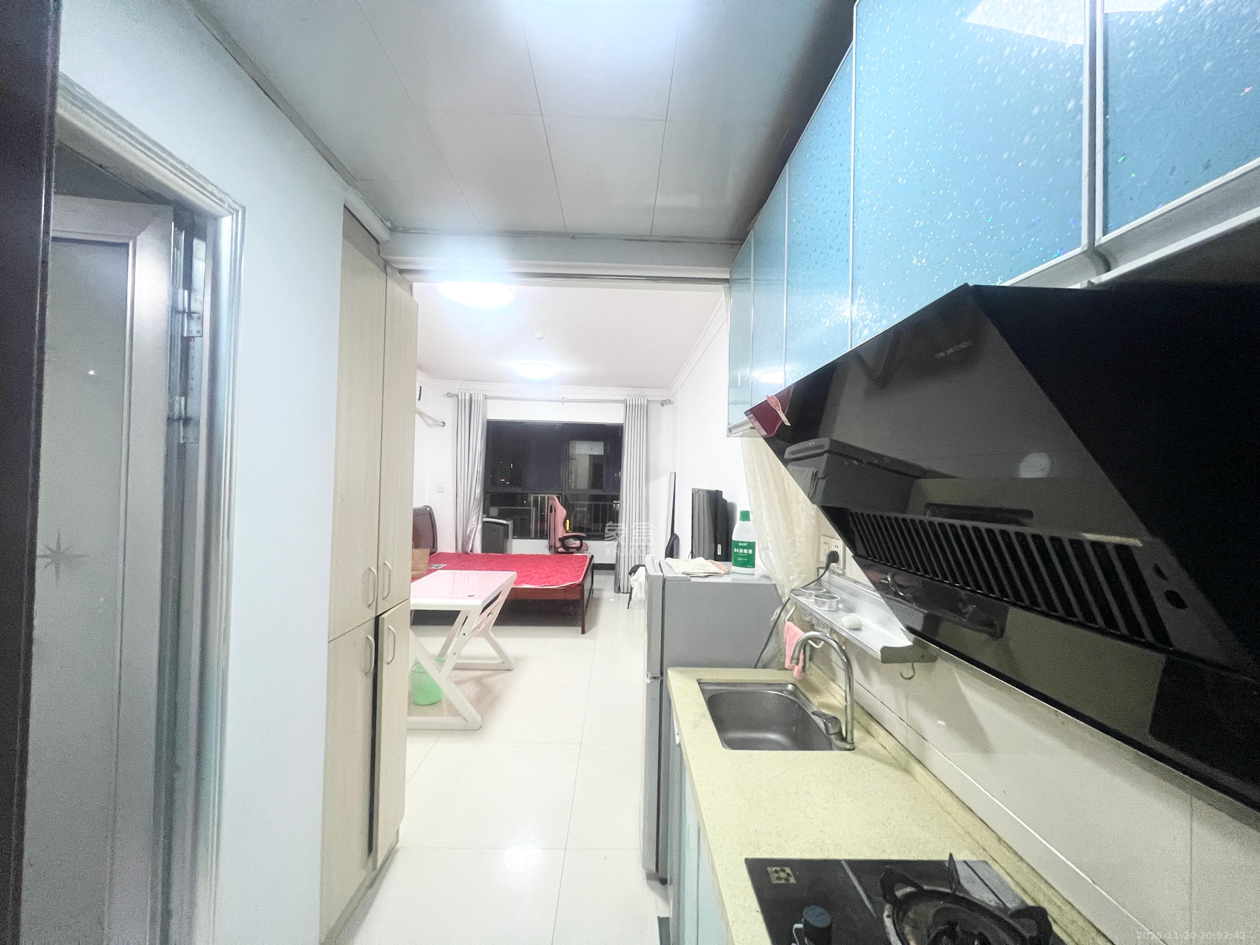 保利麓谷林语I区  1室1厅1卫    1200.0元/月室内图