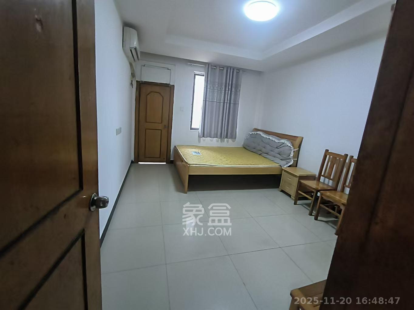 桂花二村  3室1厅1卫    1700.0元/月