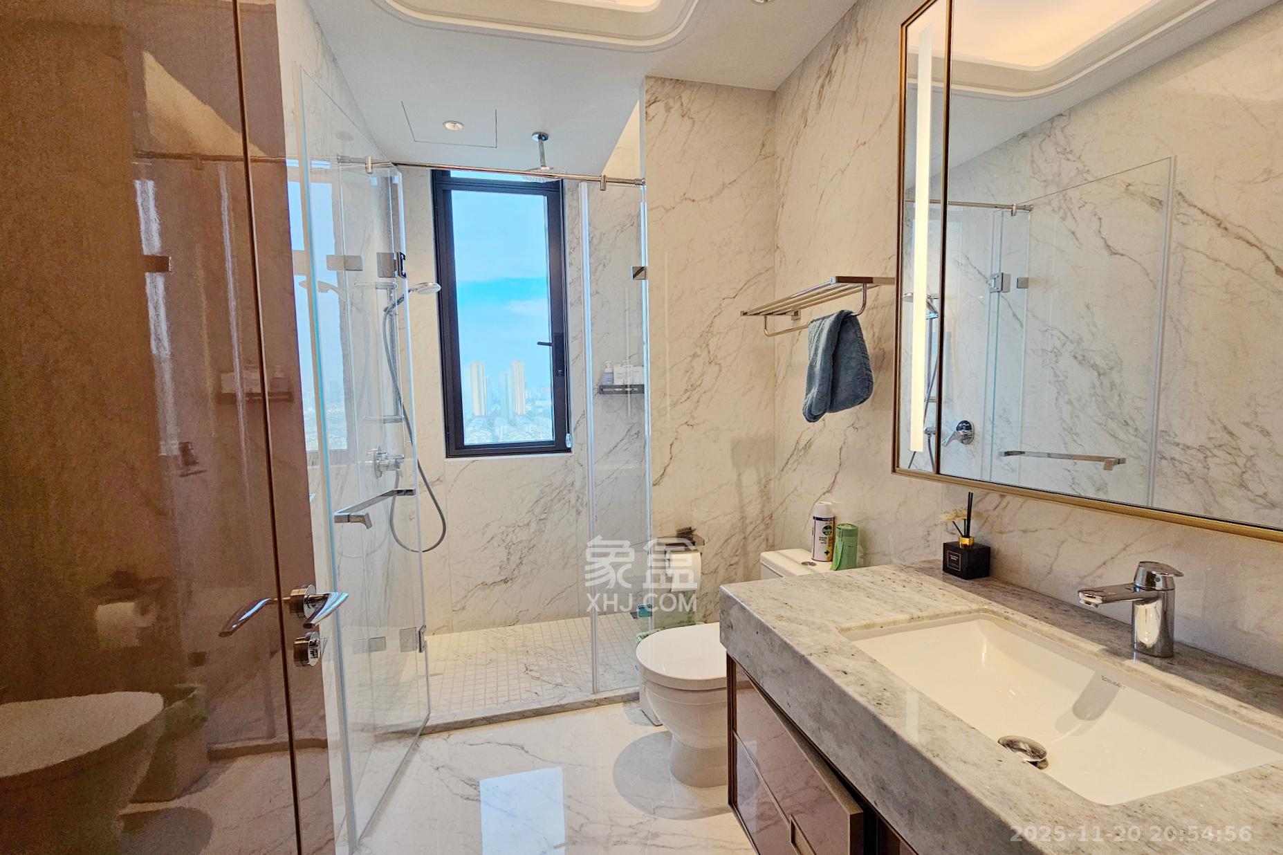 运达滨河广场  5室2厅5卫    1098.0万卫生间