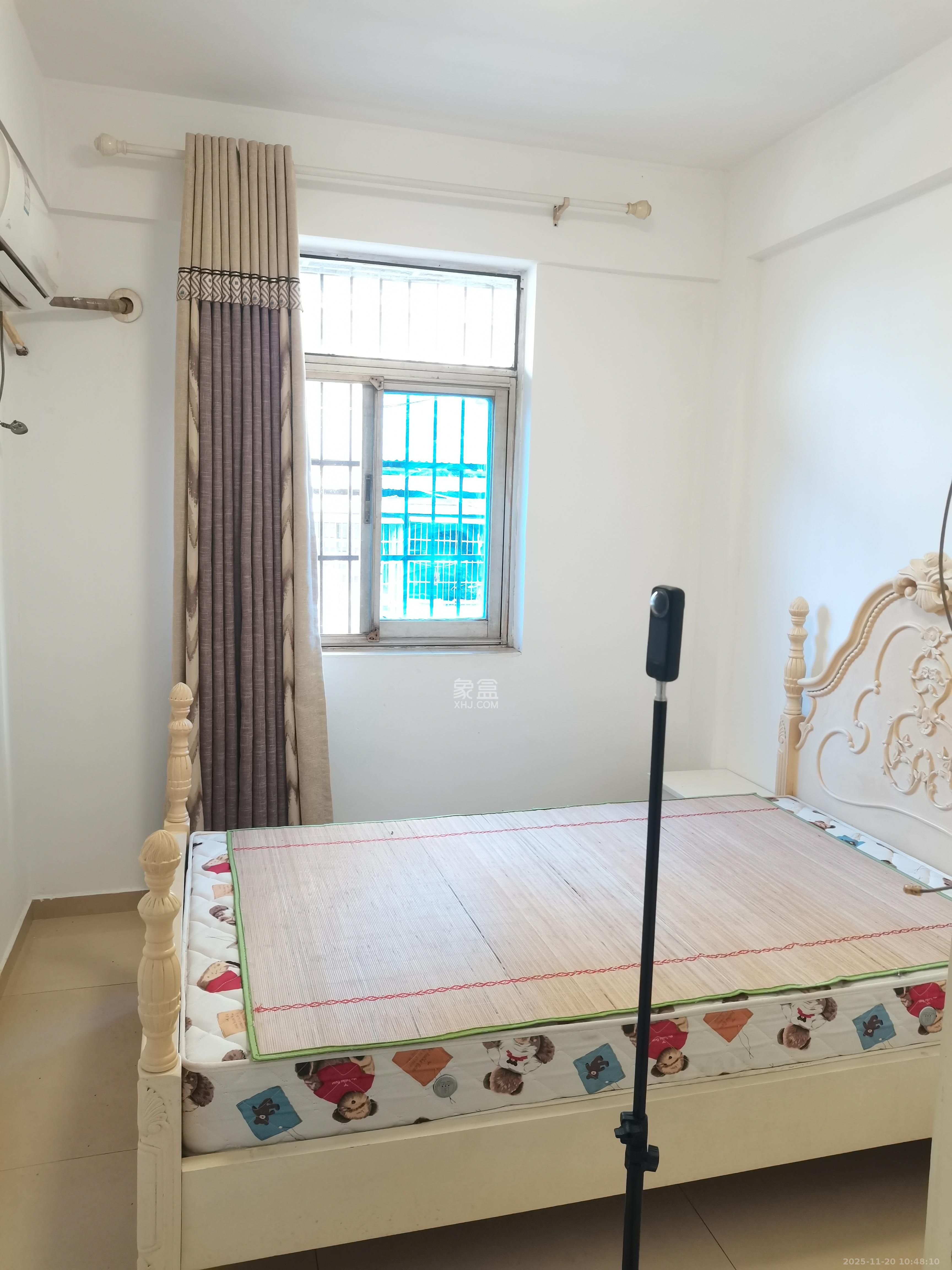 燕山街社区  2室1厅1卫    1800.0元/月室内图