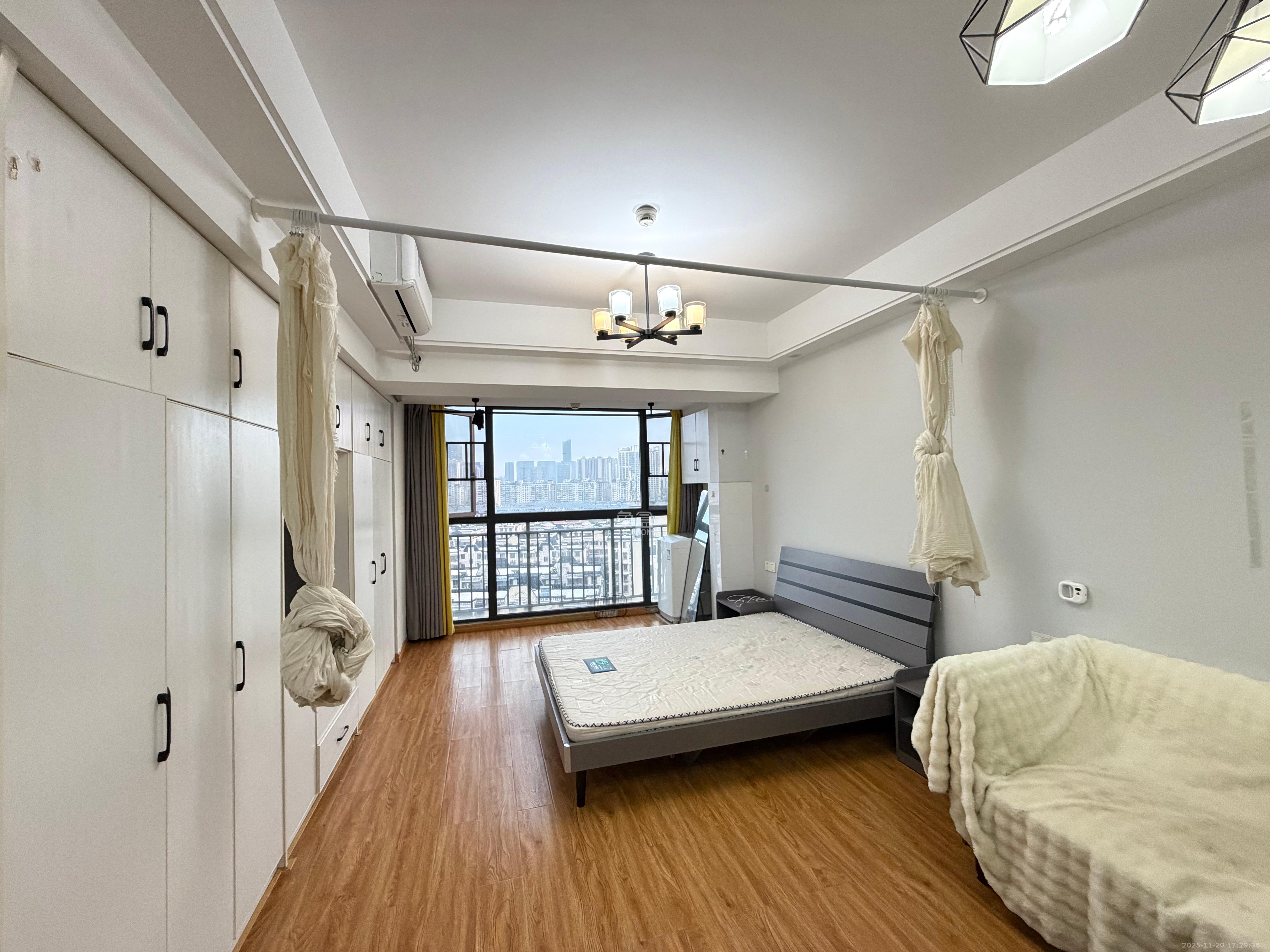 中交里城 1室0厅1卫 1550.0元/月 中交里城 1室0厅1卫 1550.0元/月室内图