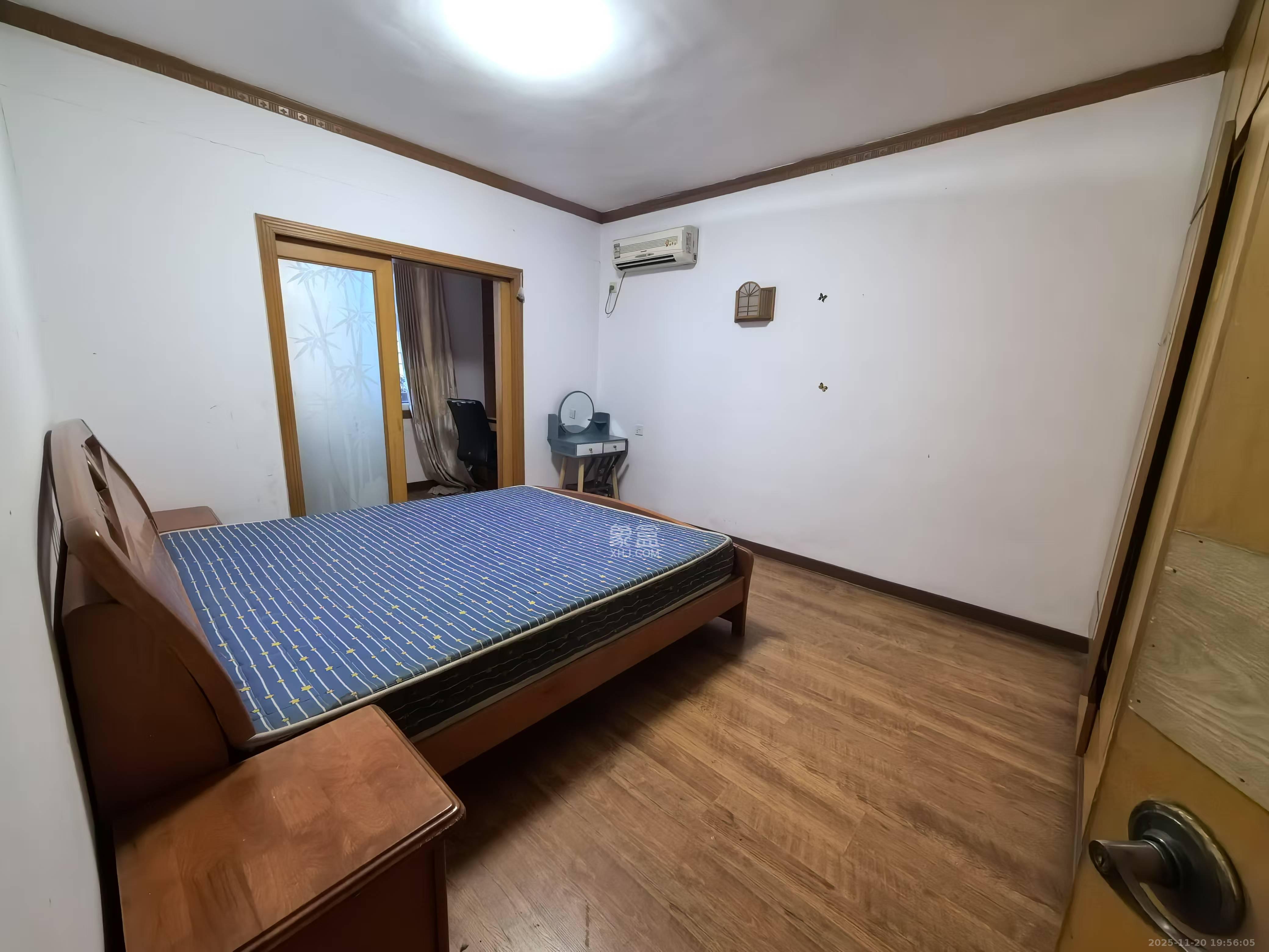 市直属机关宿舍  2室1厅1卫    1500.0元/月室内图