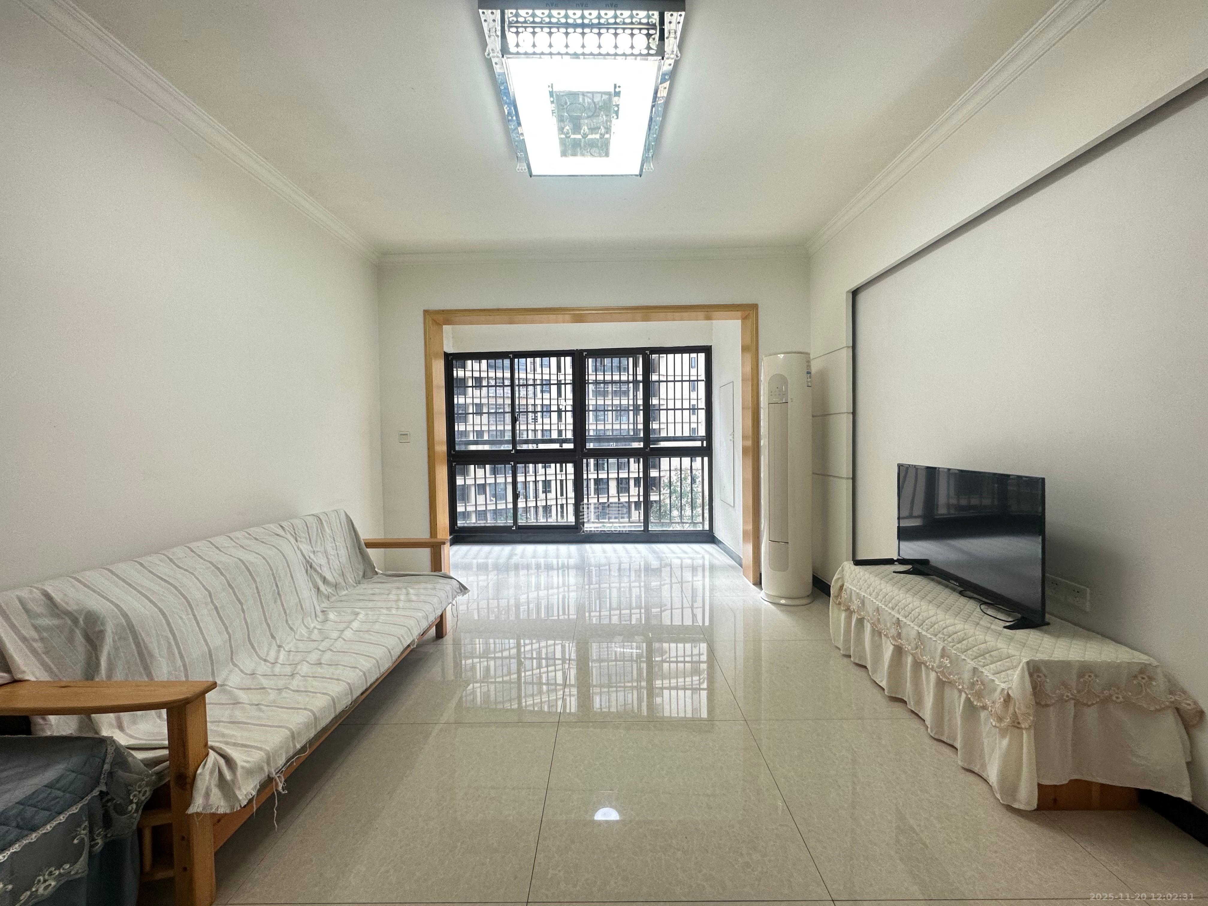 保利麓谷林语D区  3室2厅1卫    2200.0元/月