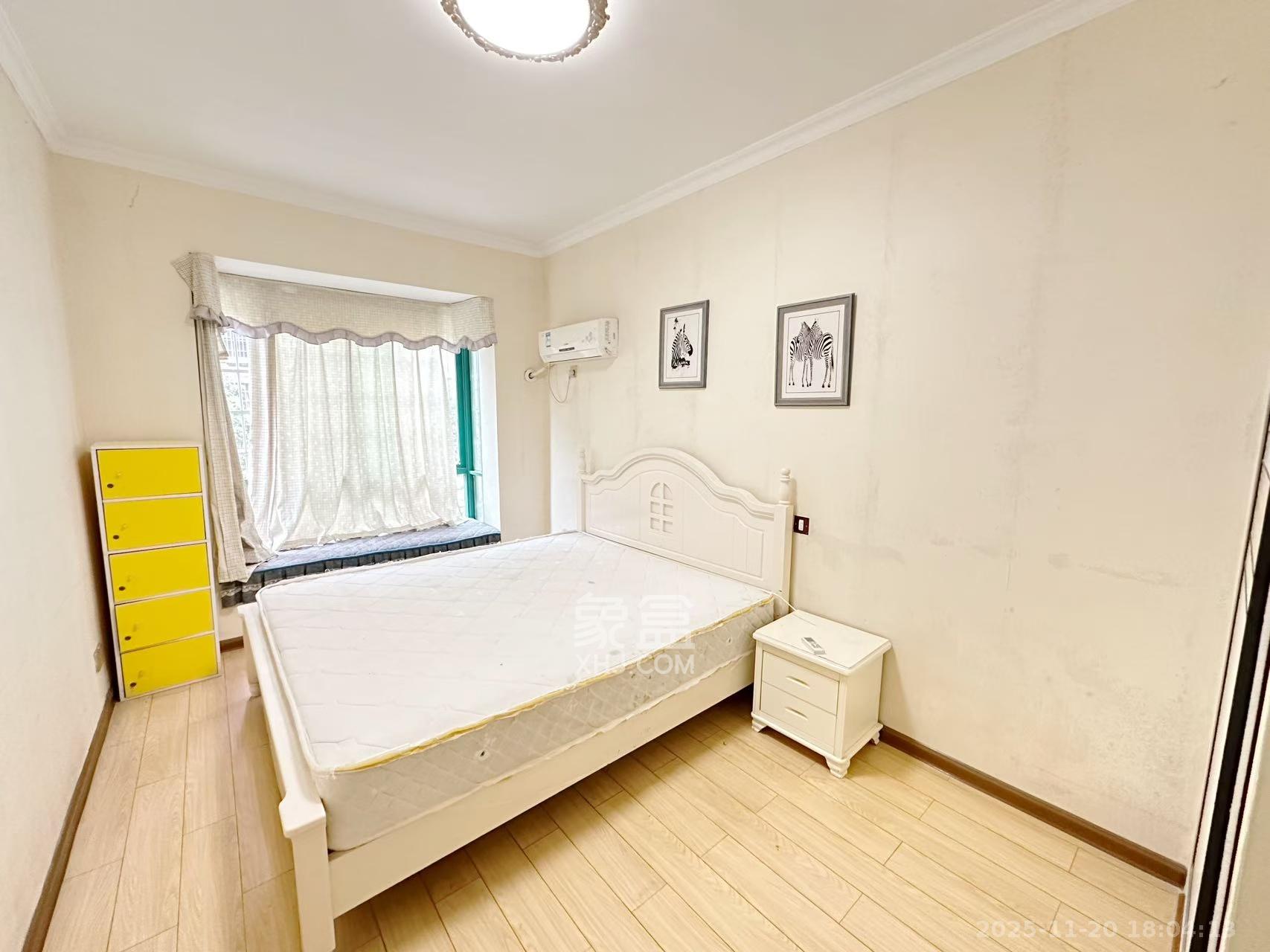 水印康桥  4室2厅2卫    1280.0元/月室内图