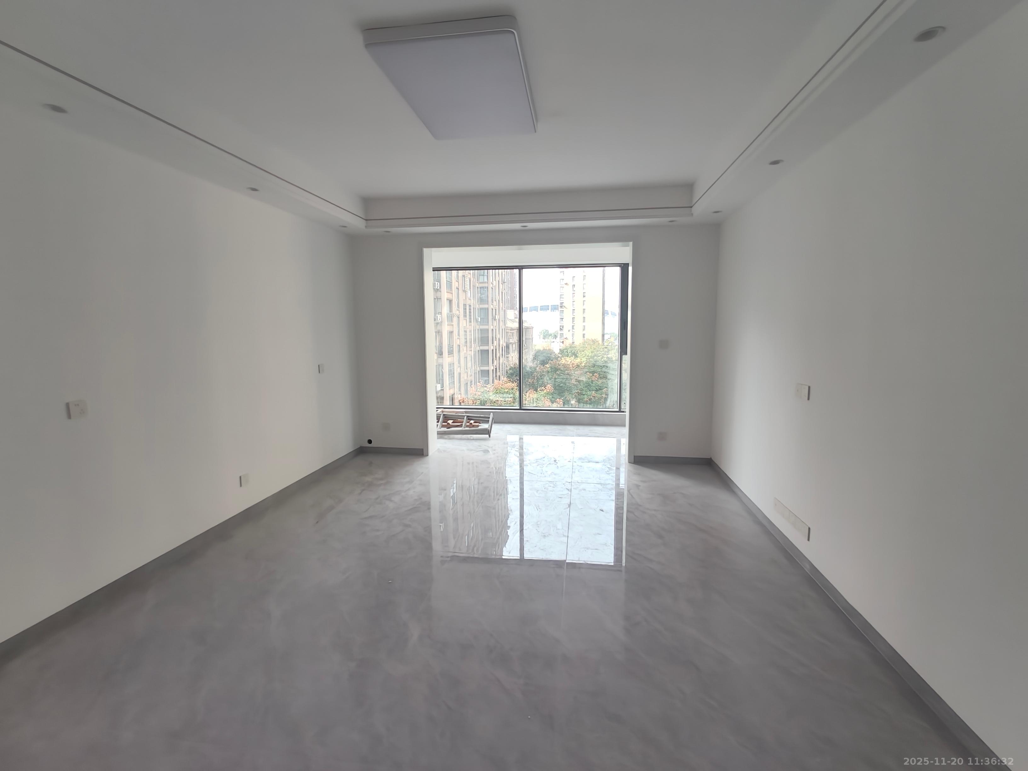 尚格名城万家理想  4室2厅2卫    1000.0元/月