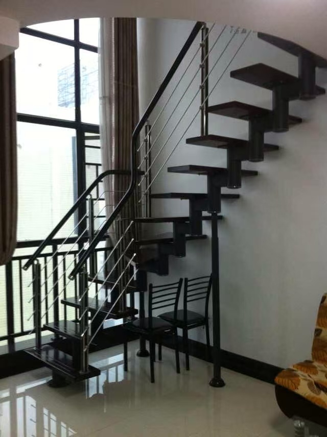 龙泰上品 1室0厅0卫 26.8万 龙泰上品 1室0厅0卫 26.8万客厅