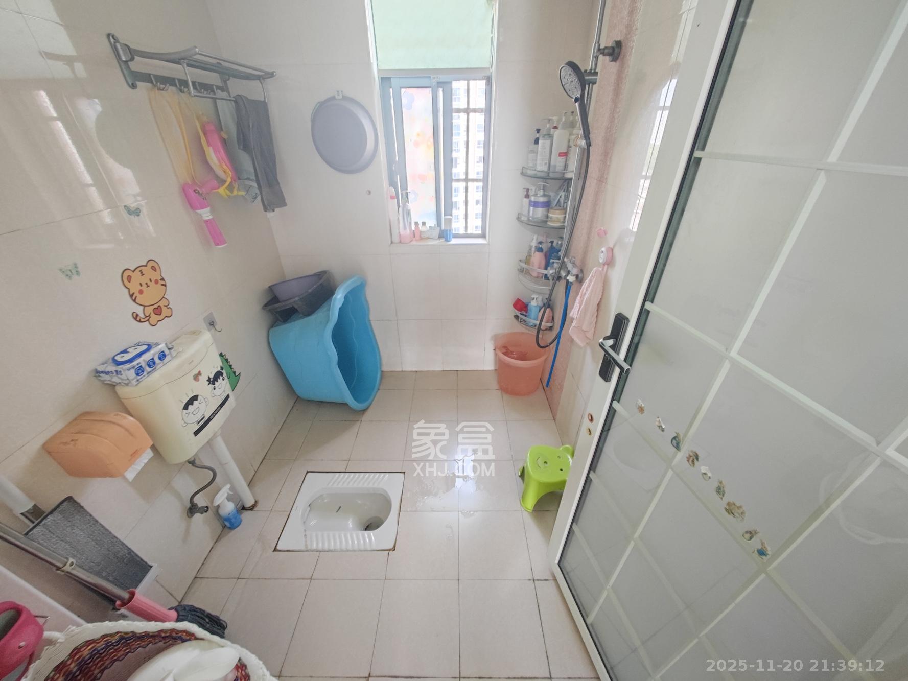 天赐良园 3室2厅0卫 88.0万 天赐良园 3室2厅0卫 88.0万卫生间