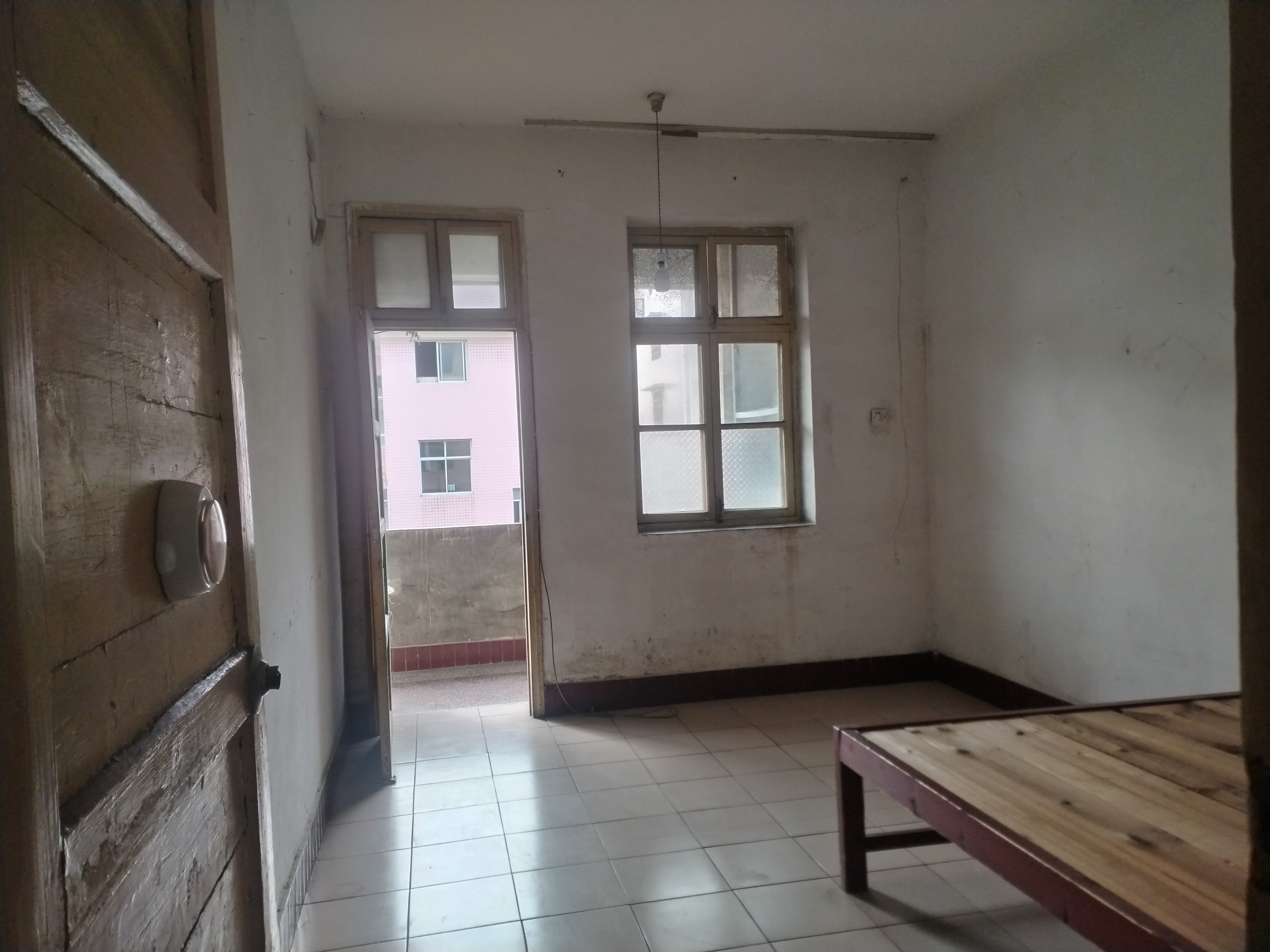 金属回收公司小区 1室0厅0卫 19.8万 金属回收公司小区 1室0厅0卫 19.8万客厅