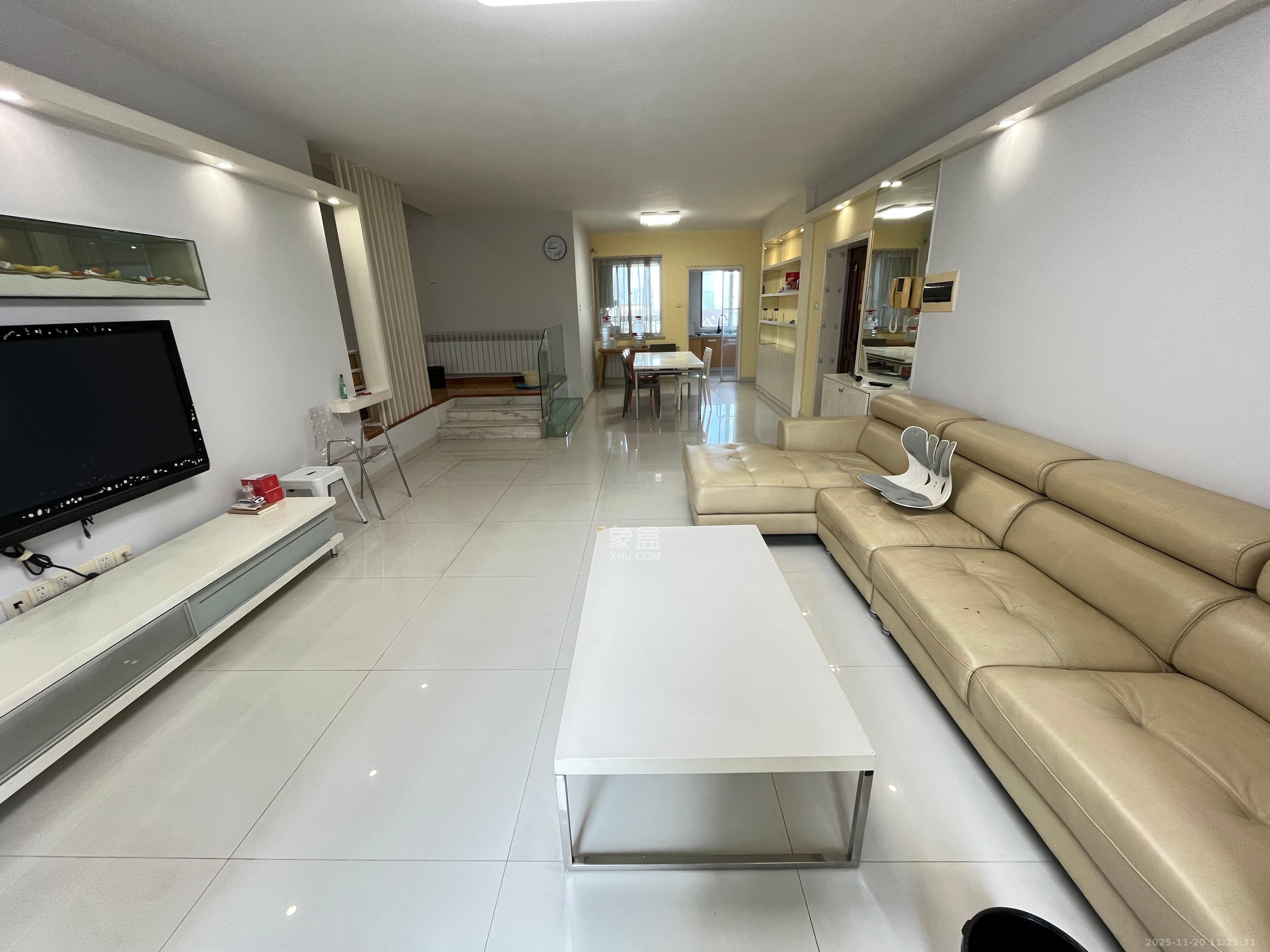 鸿铭中心 4室2厅1卫 5000.0元/月 鸿铭中心 4室2厅1卫 5000.0元/月室内图