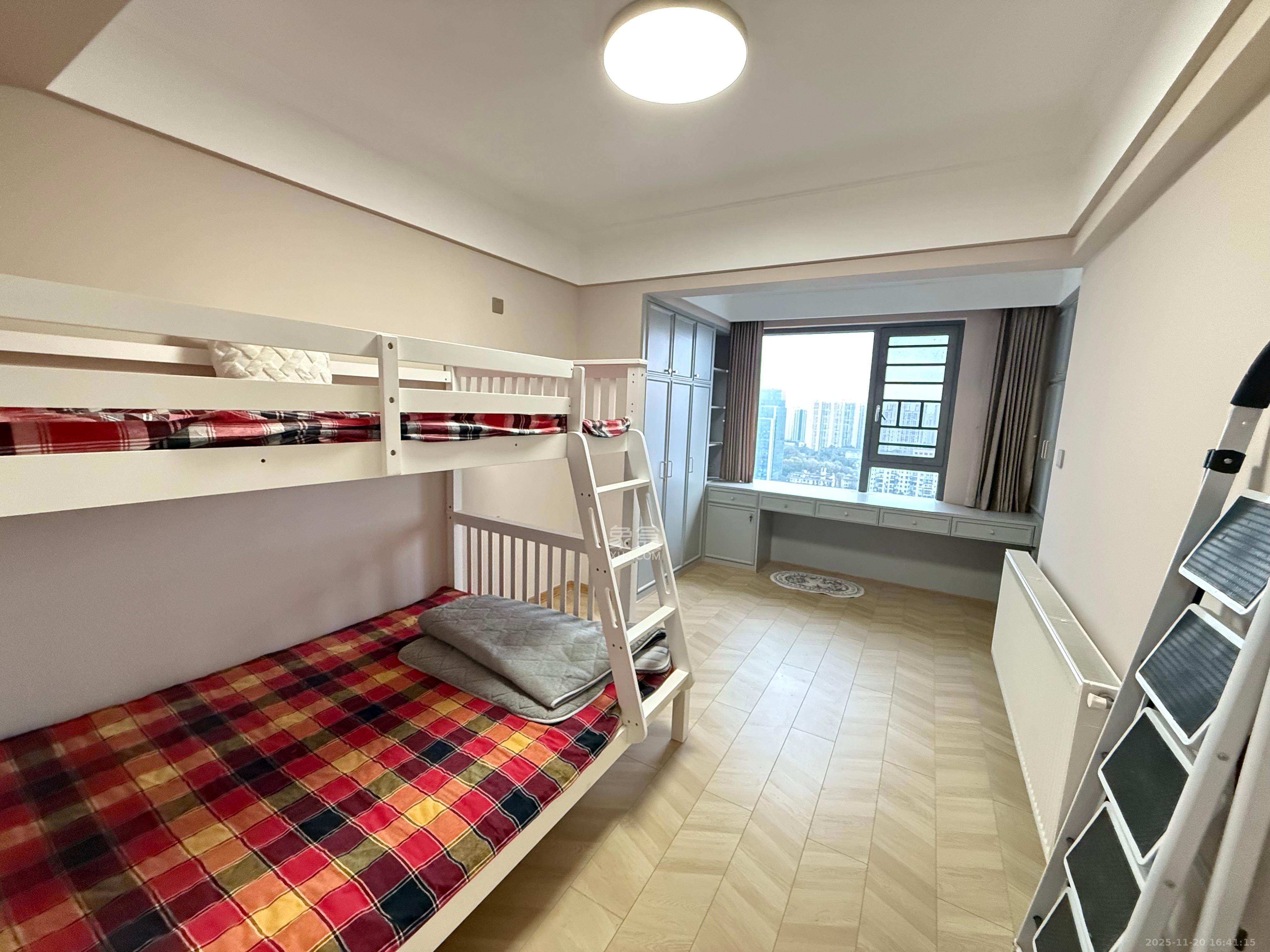 建发中央悦府  4室2厅2卫    5200.0元/月室内图