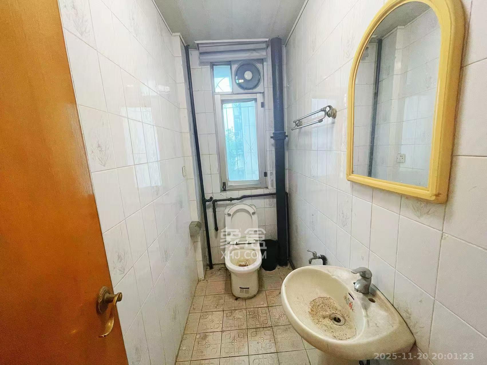 省军区宿舍 3室2厅2卫 2600.0元/月 省军区宿舍 3室2厅2卫 2600.0元/月室内图