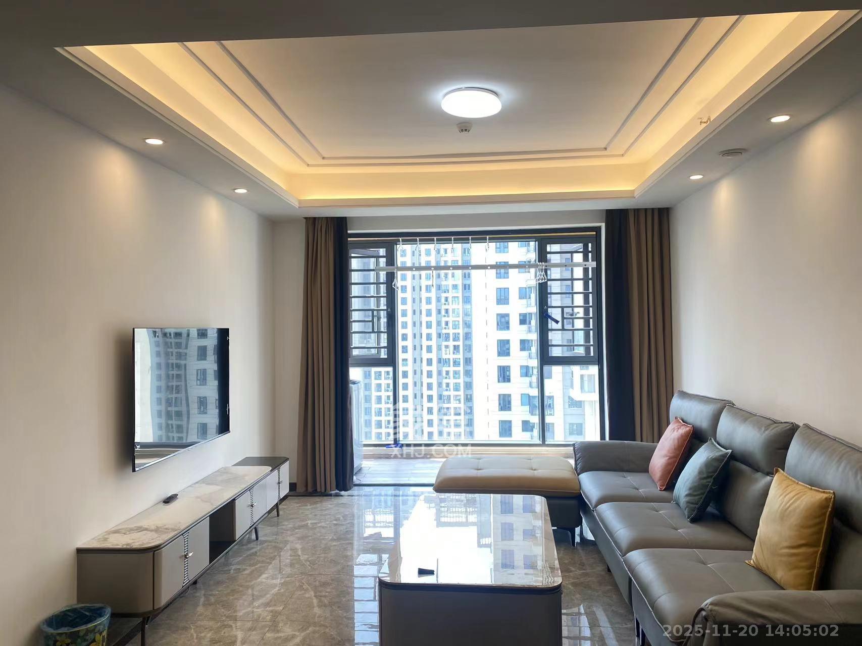 绿地长沙城际空间站（绿地新里佳苑）  3室2厅2卫    3500.0元/月