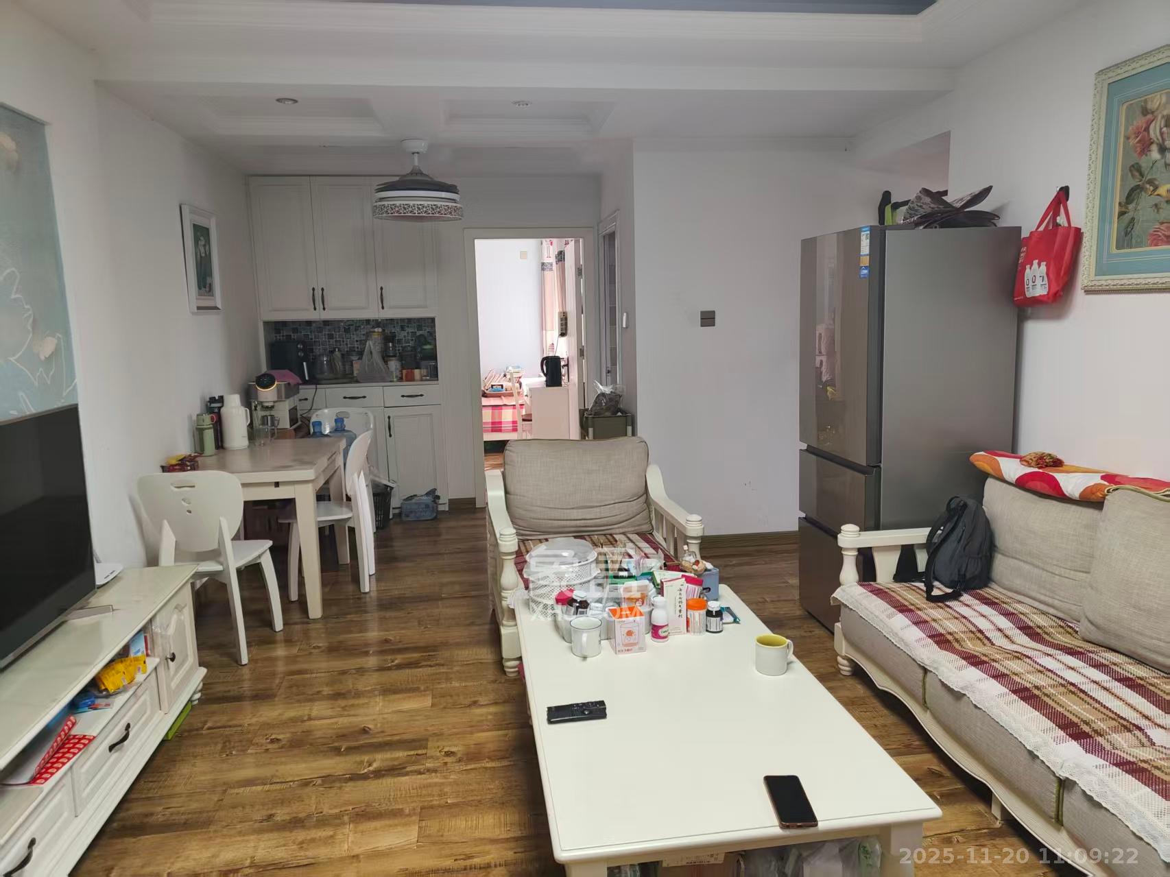 鑫远御文台二期 3室2厅1卫 2500.0元/月 鑫远御文台二期 3室2厅1卫 2500.0元/月室内图