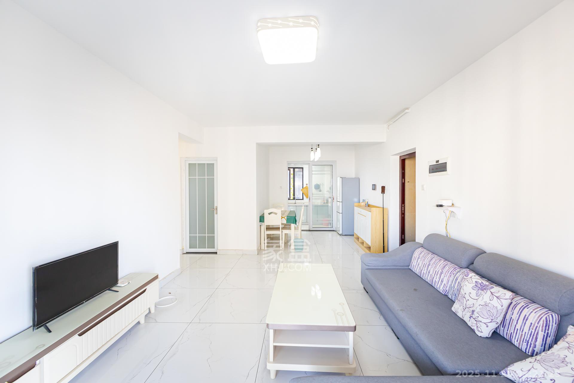 勤诚达境界城  4室2厅2卫    85.0万客厅