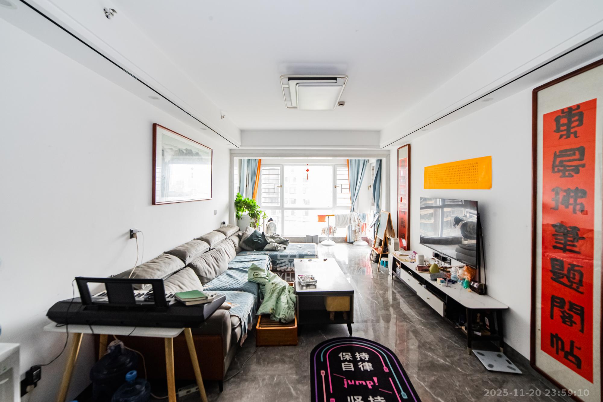 北辰三角洲E7区 3室2厅2卫 195.0万 北辰三角洲E7区 3室2厅2卫 195.0万客厅