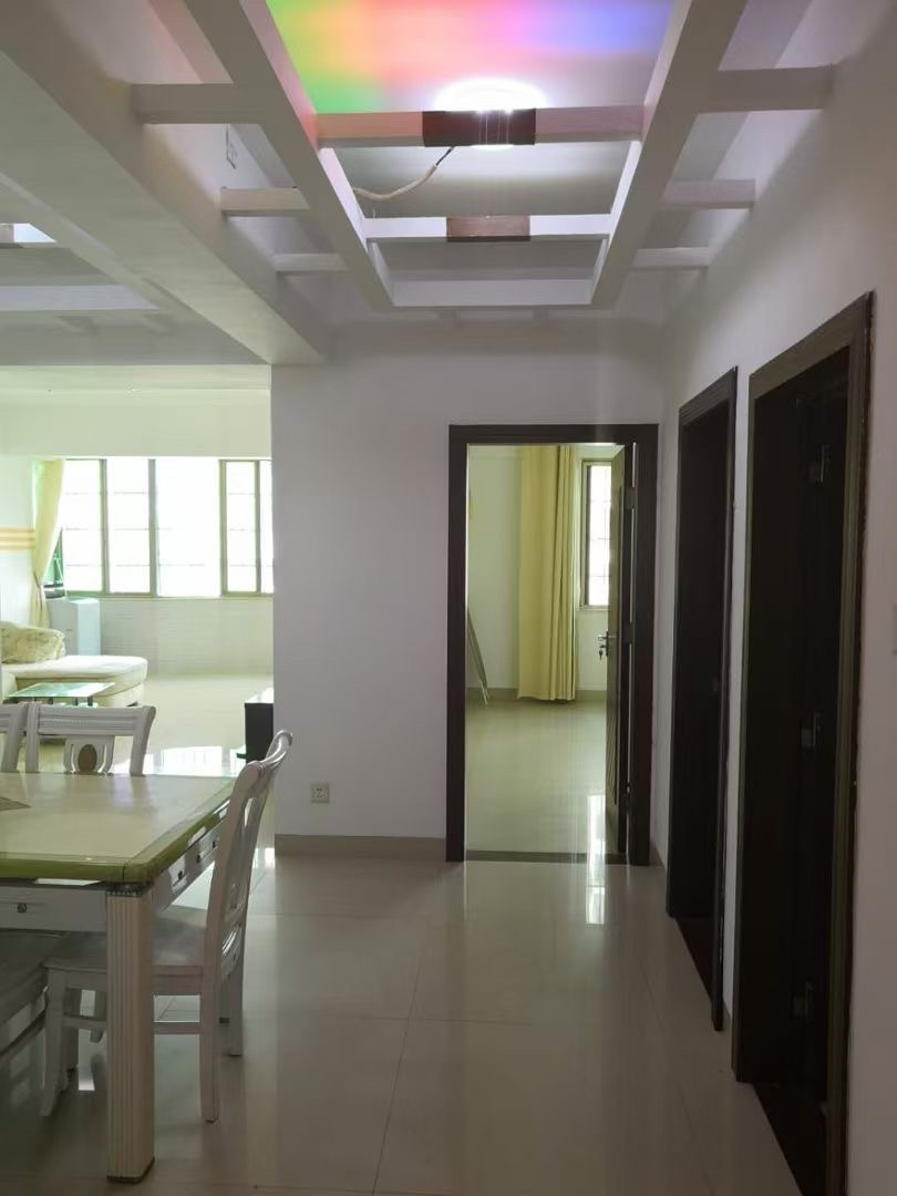 华贸大厦（华贸花苑）  3室2厅1卫    2400.0元/月室内图