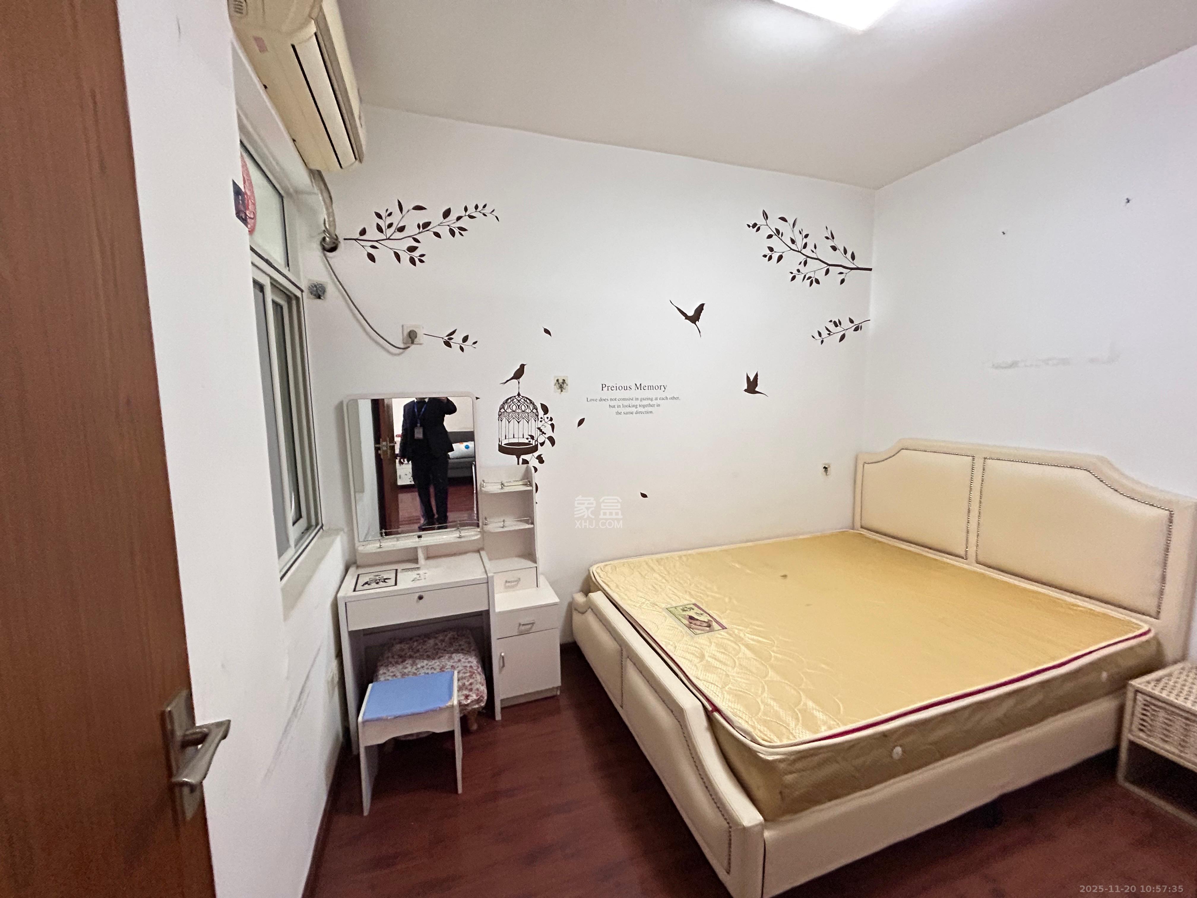 汇都公寓  2室1厅1卫    1800.0元/月室内图