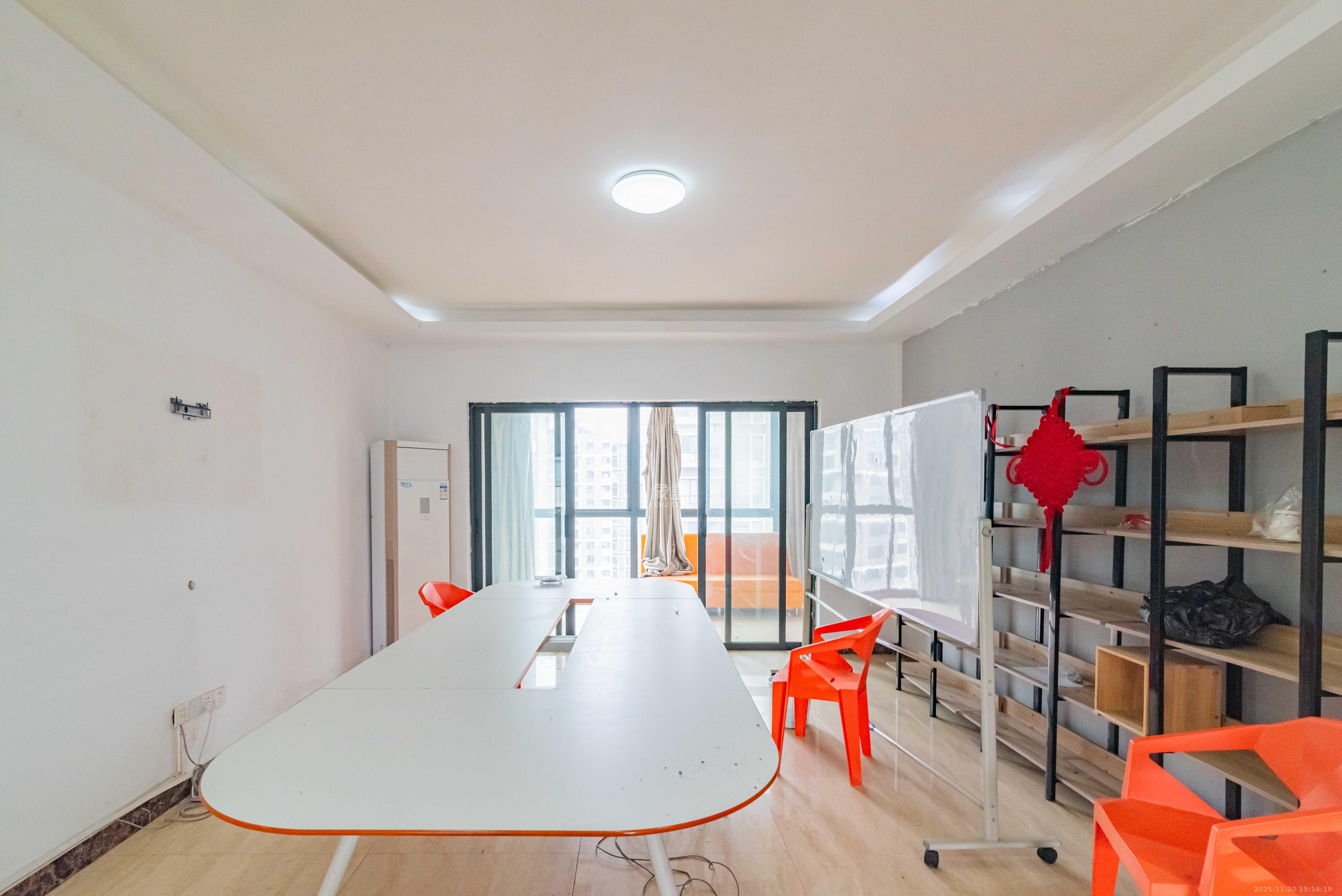 归心苑 4室2厅2卫 3500.0元/月 归心苑 4室2厅2卫 3500.0元/月室内图