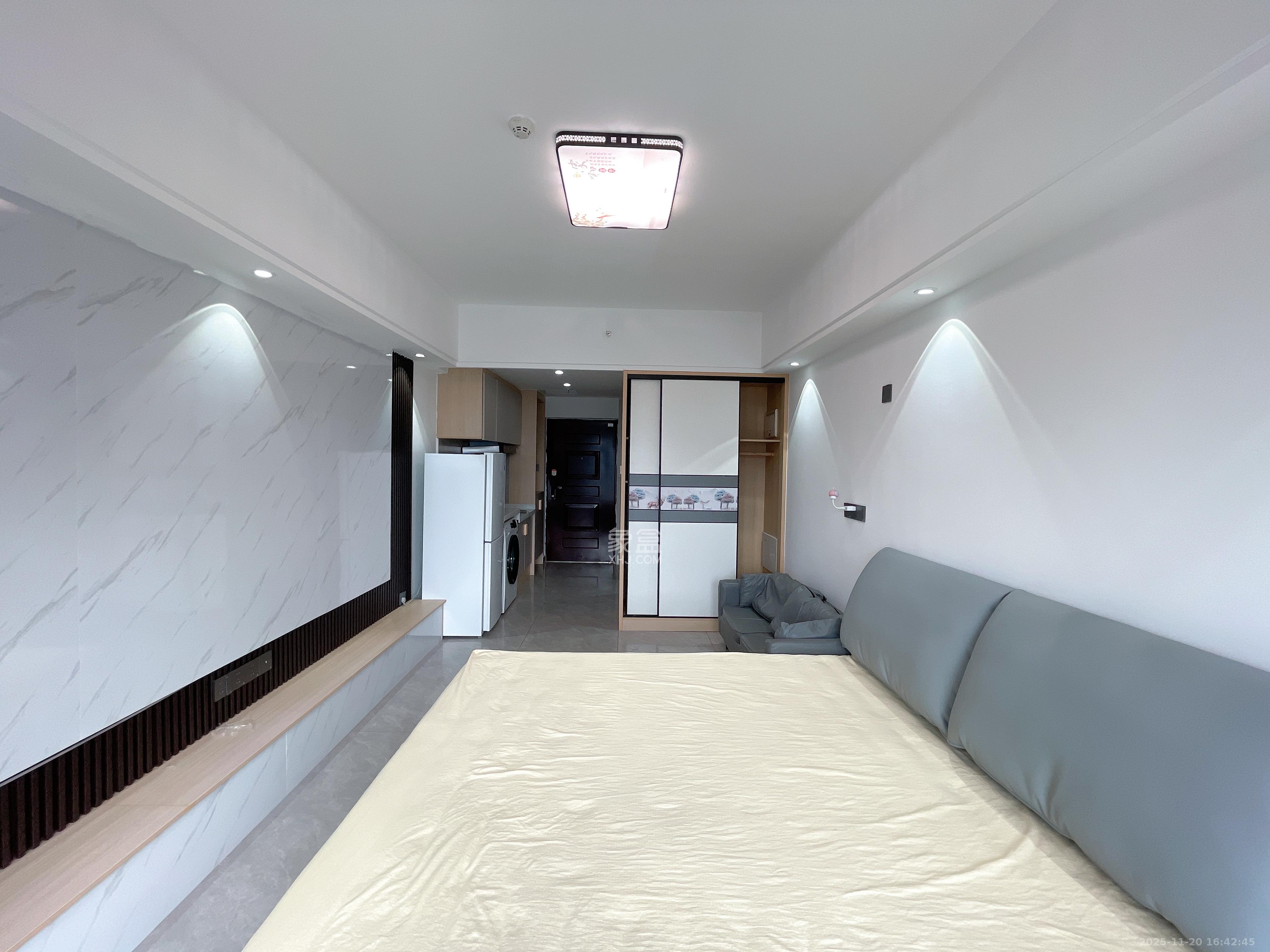 保利天禧EF区  1室1厅1卫    1600.0元/月室内图