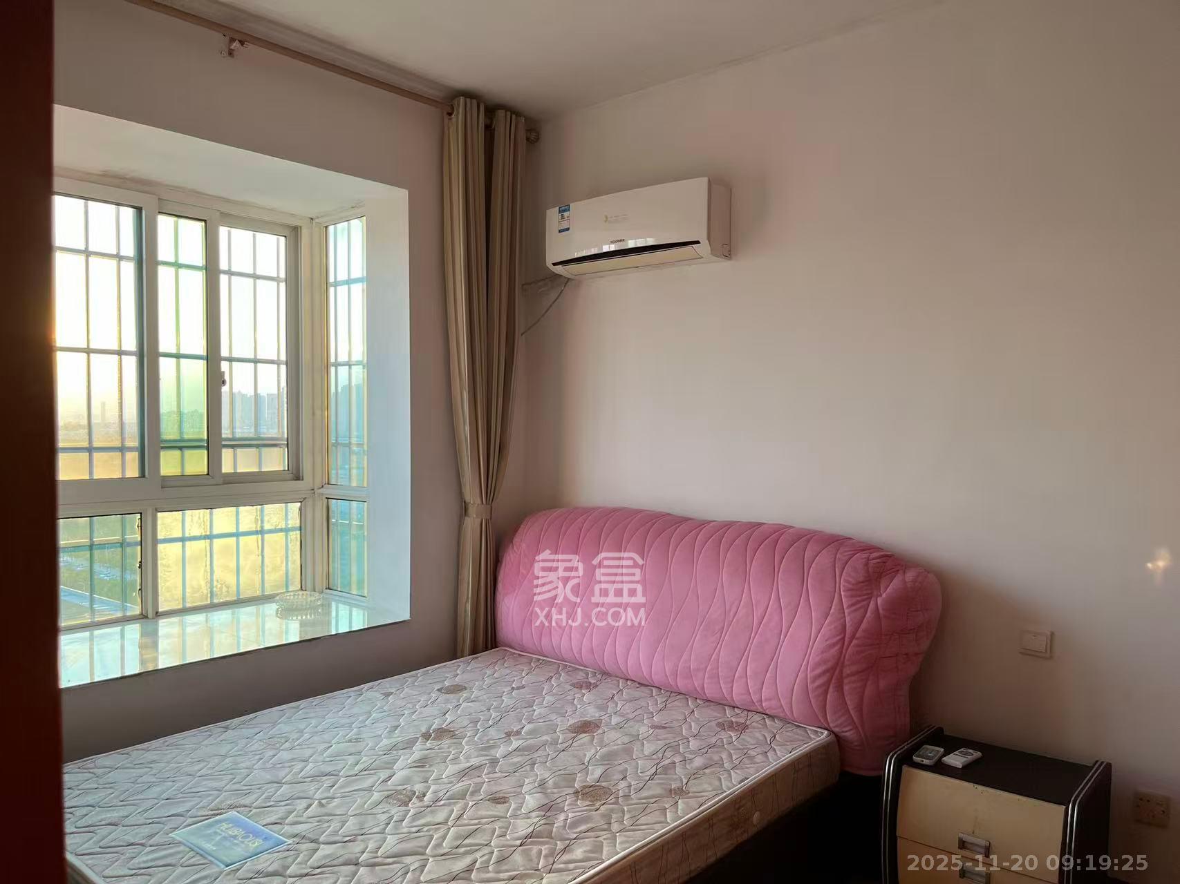 麓谷加州阳光  2室2厅1卫    2000.0元/月室内图