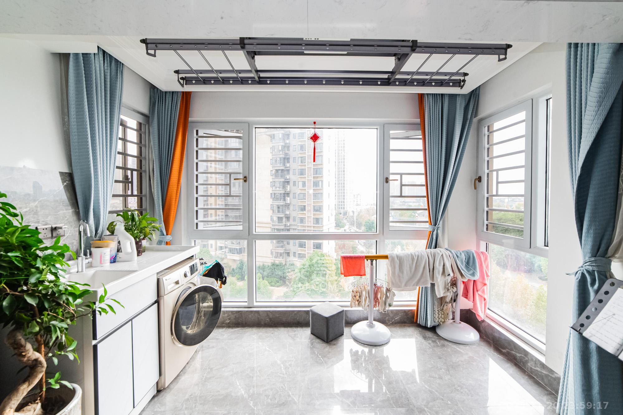 北辰三角洲E7区  3室2厅2卫    195.0万阳台