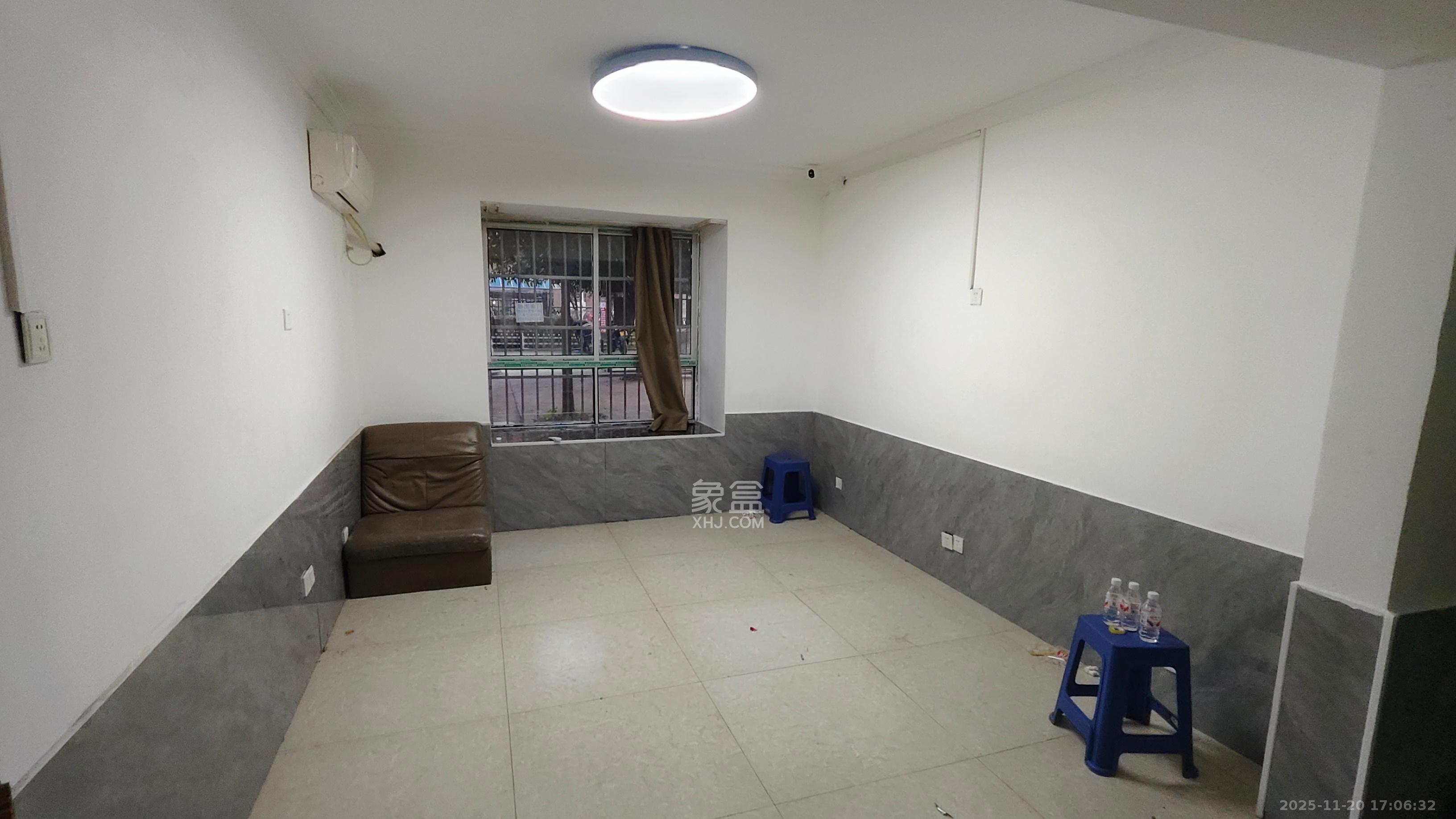 骑龙安置小区  1室0厅0卫    3400.0元/月室内图