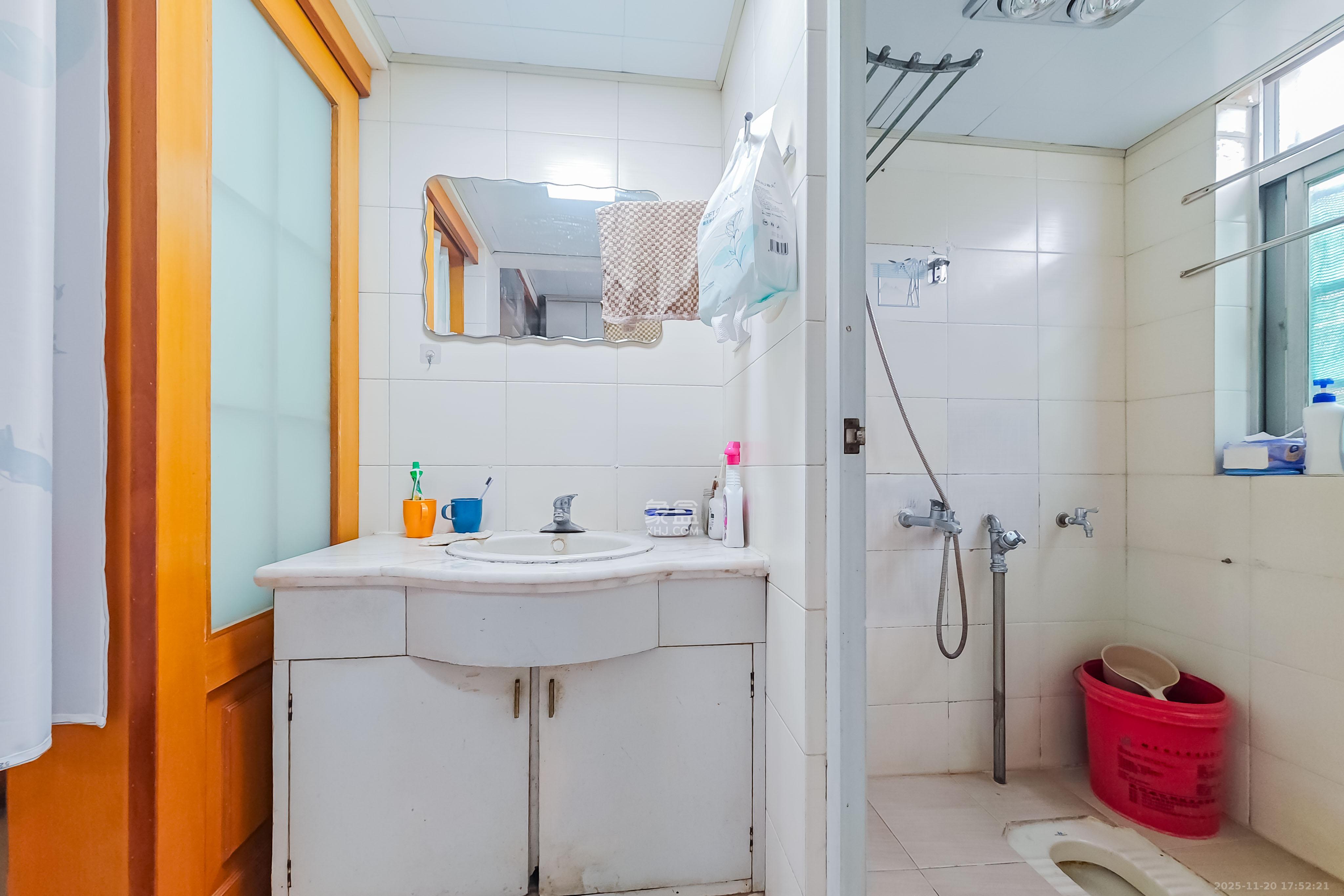 新星小区 2室2厅1卫 48.0万 新星小区 2室2厅1卫 48.0万卫生间